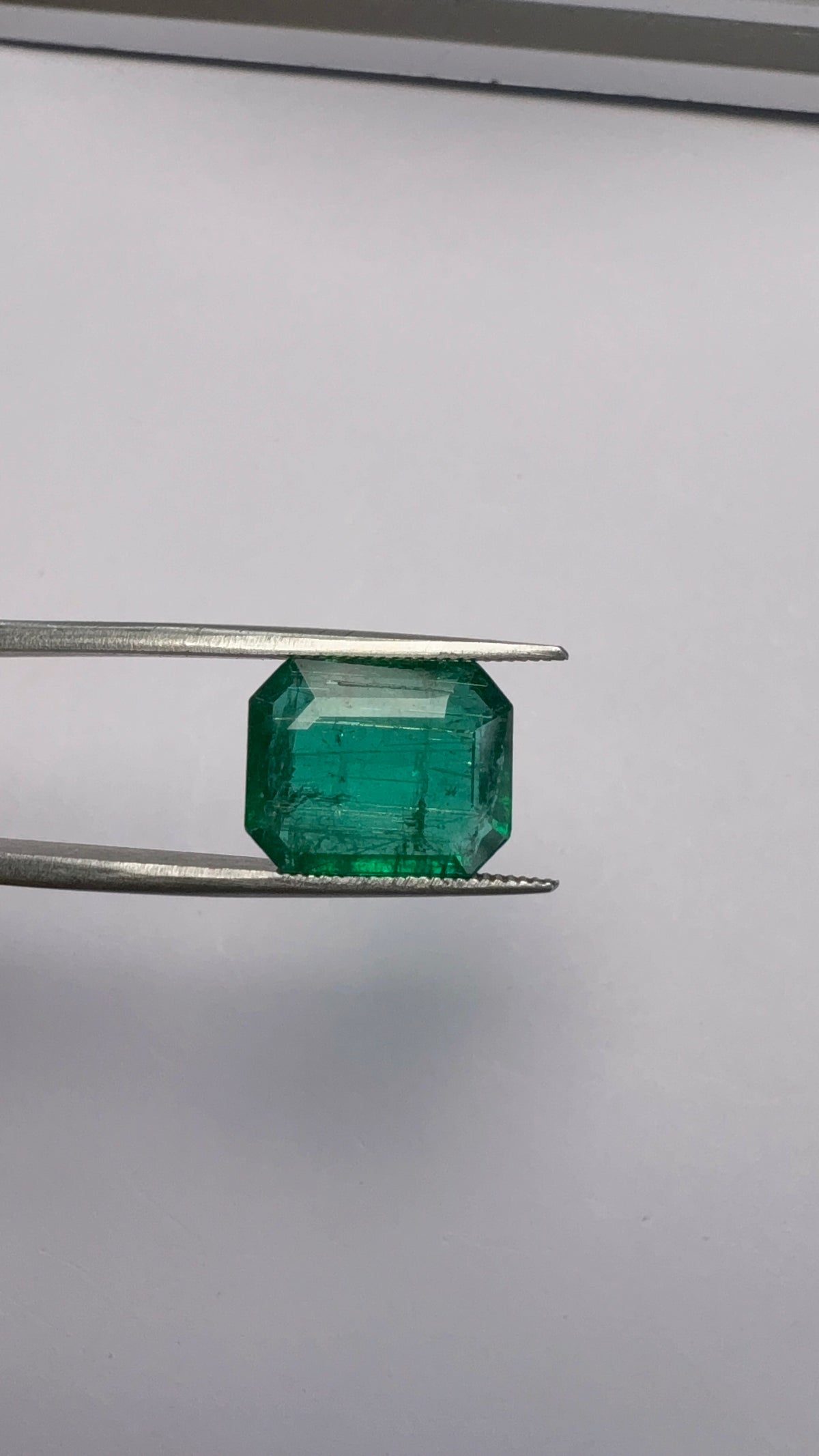 Emerald 5.93 carat EMER-173 close view