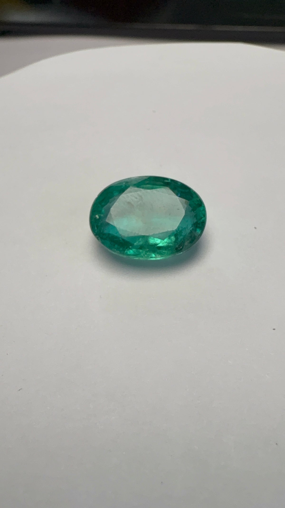 Emerald 5.24 carat EMER-174 face-up view