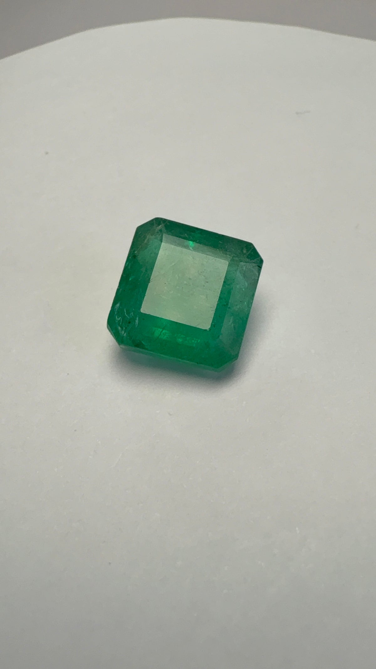 Emerald 5.23 carat EMER-179 close view