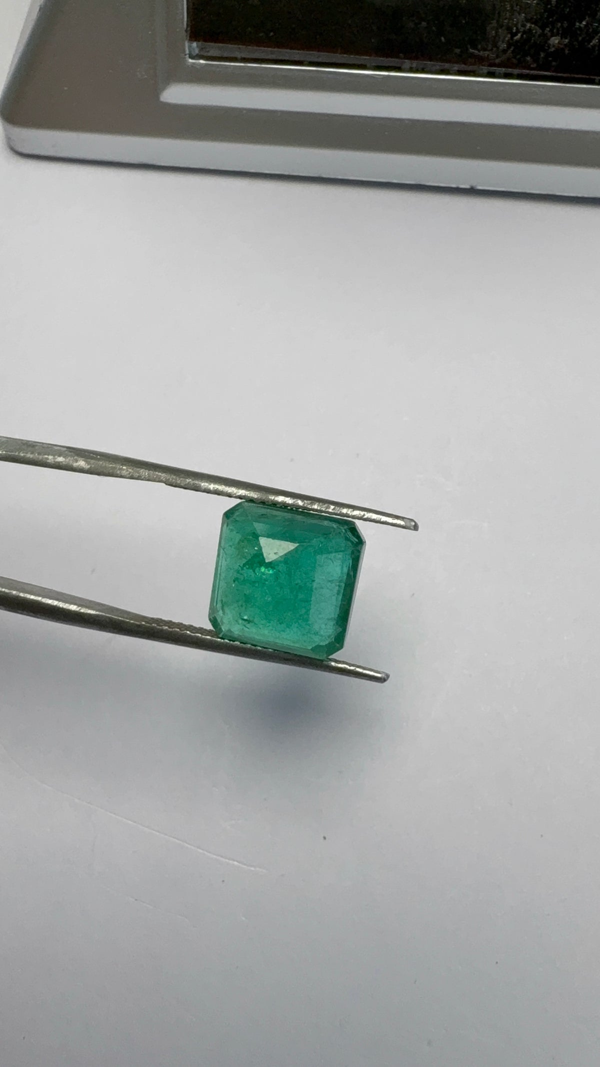 Emerald 5.23 carat EMER-179 reverse view