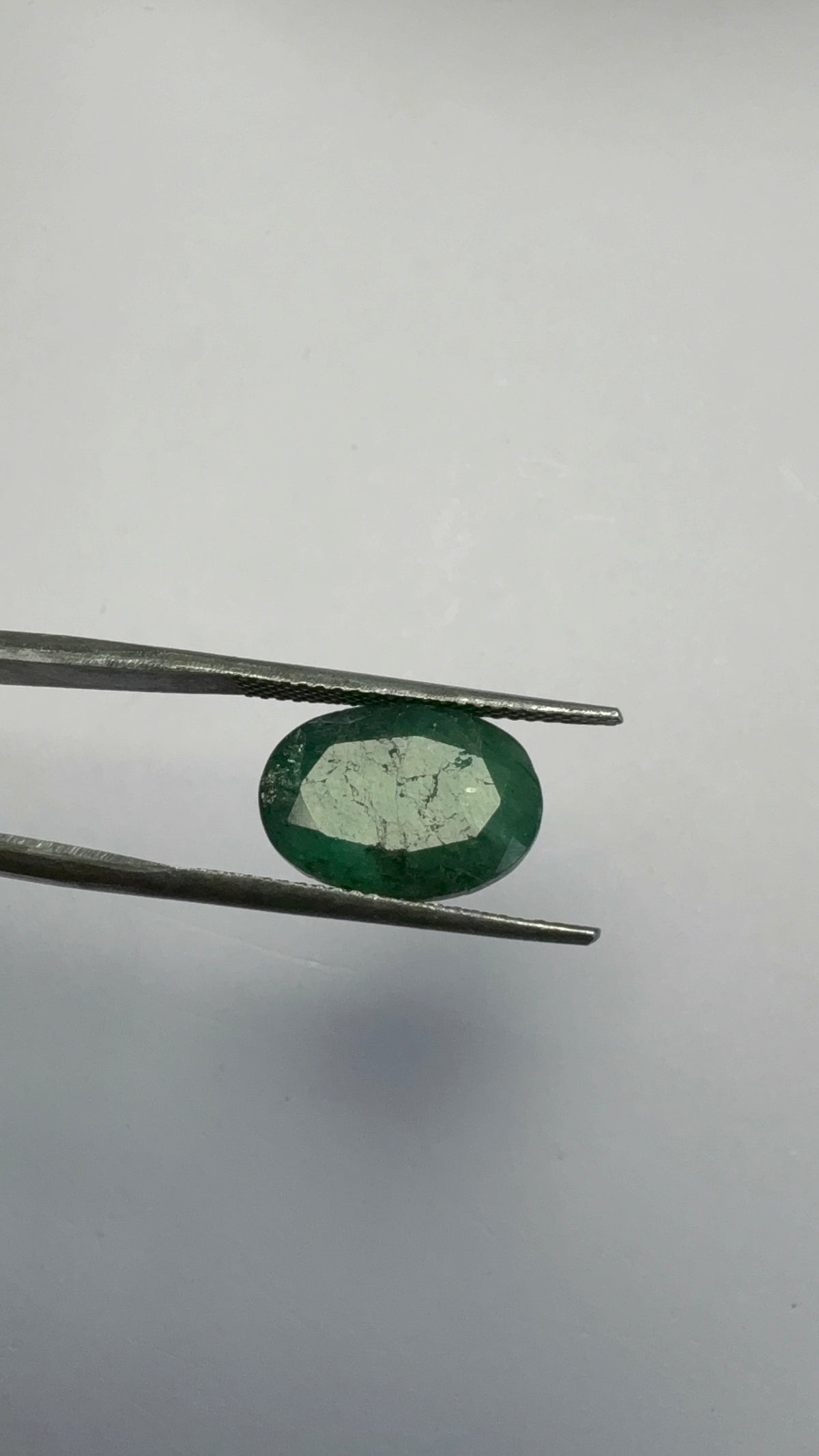 Emerald 5.30 carat EMER-189 close view