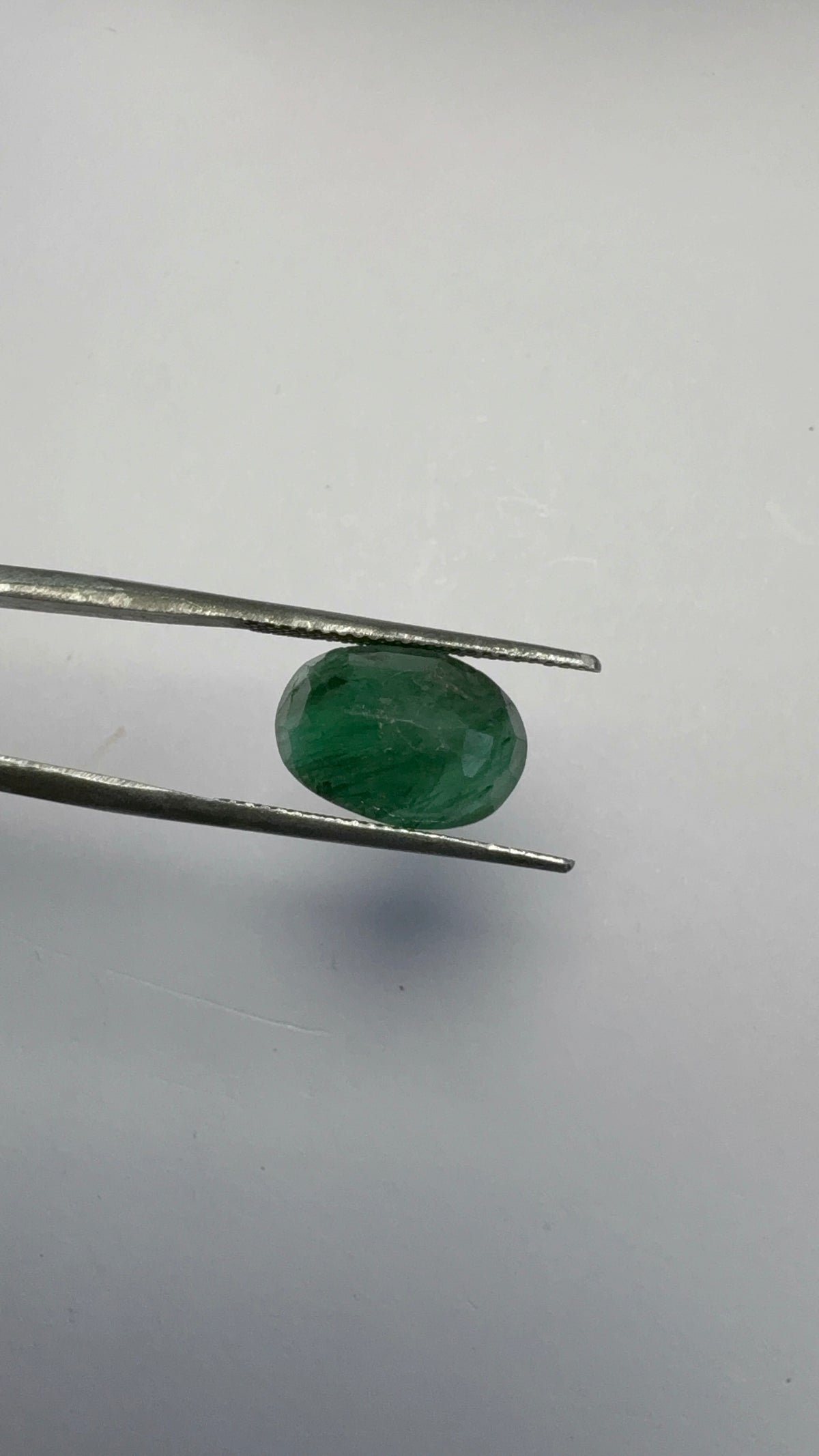 Emerald 5.30 carat EMER-189 angled view