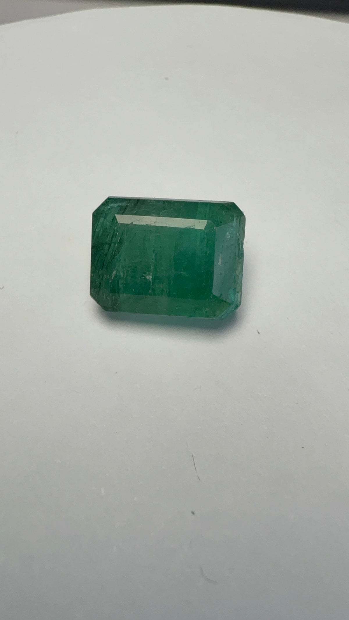 Emerald 5.71 carat EMER-190 alternate face-up view
