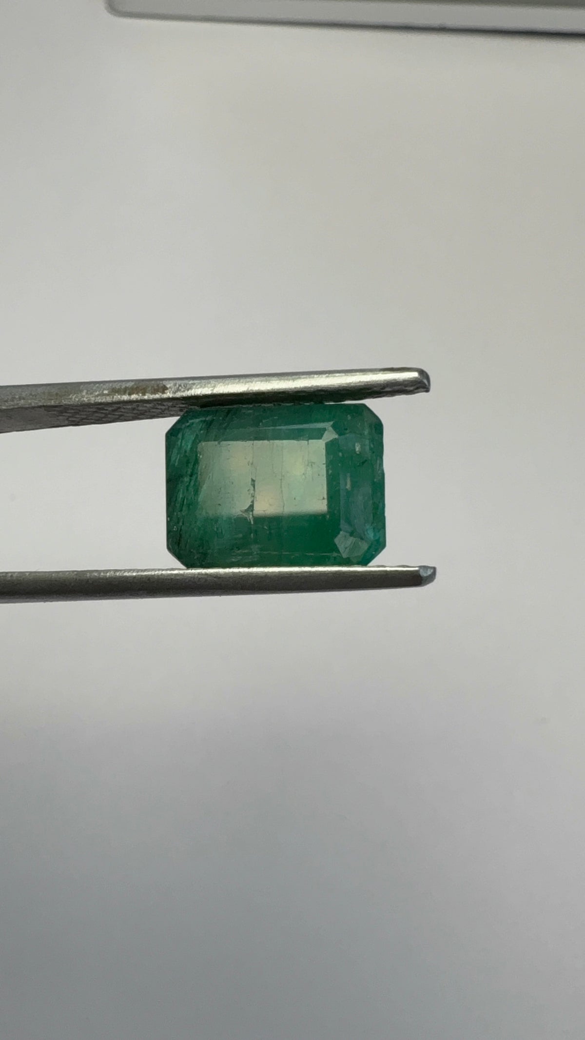 Emerald 5.71 carat EMER-190 close view