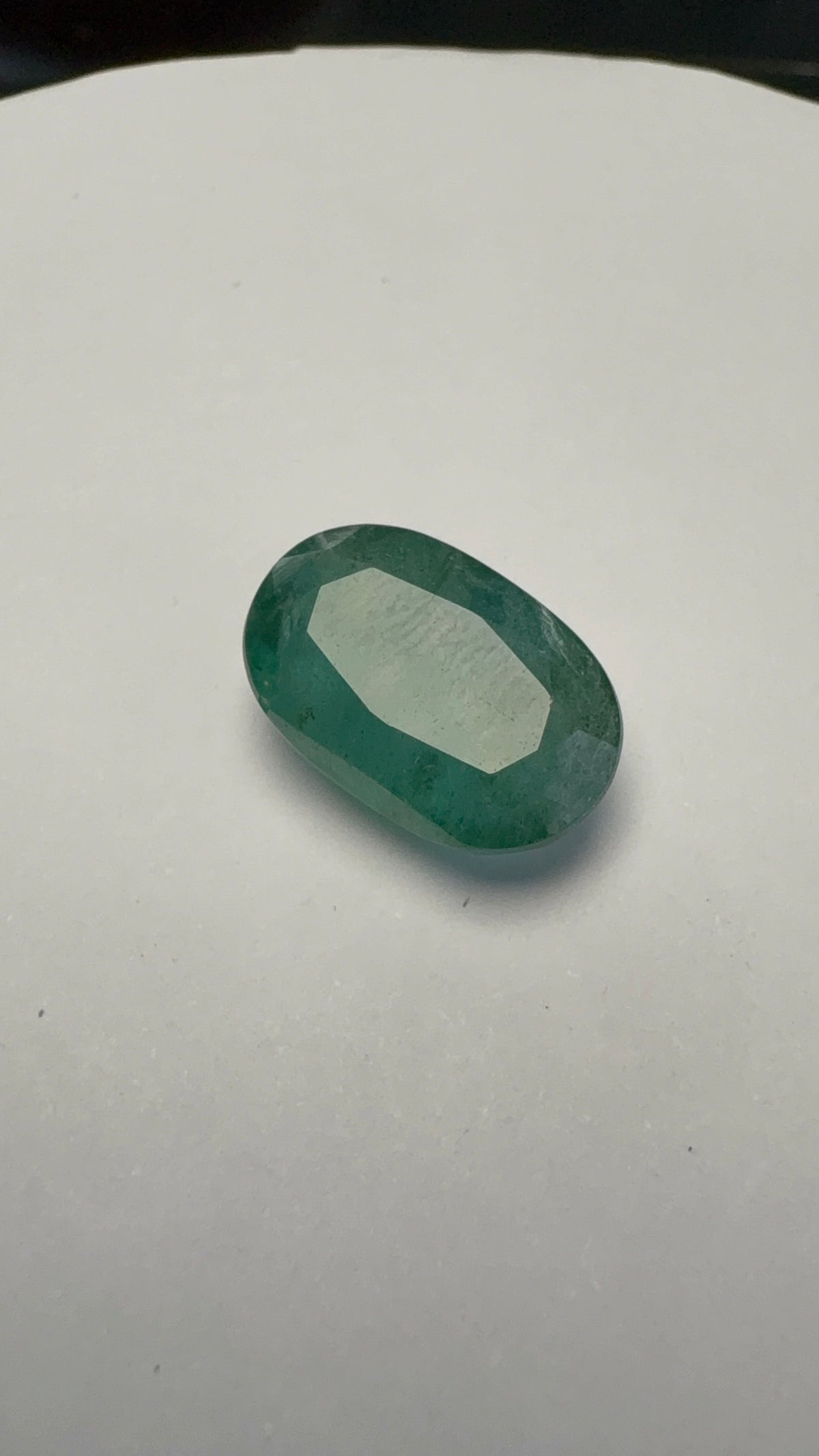 Emerald 5.57 carat EMER-21 face-up view