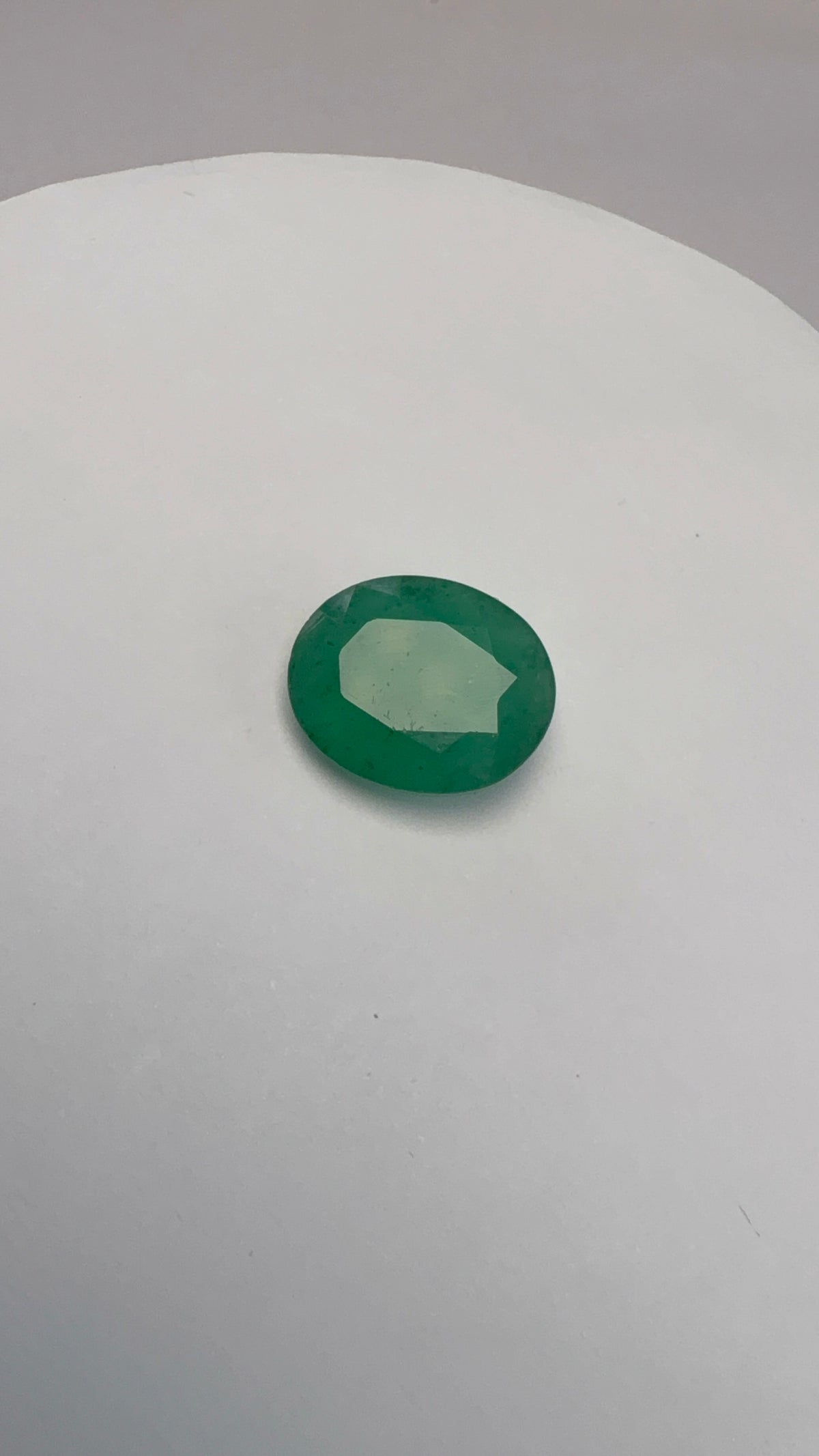 Emerald 7.75 carat EMER-27 close view