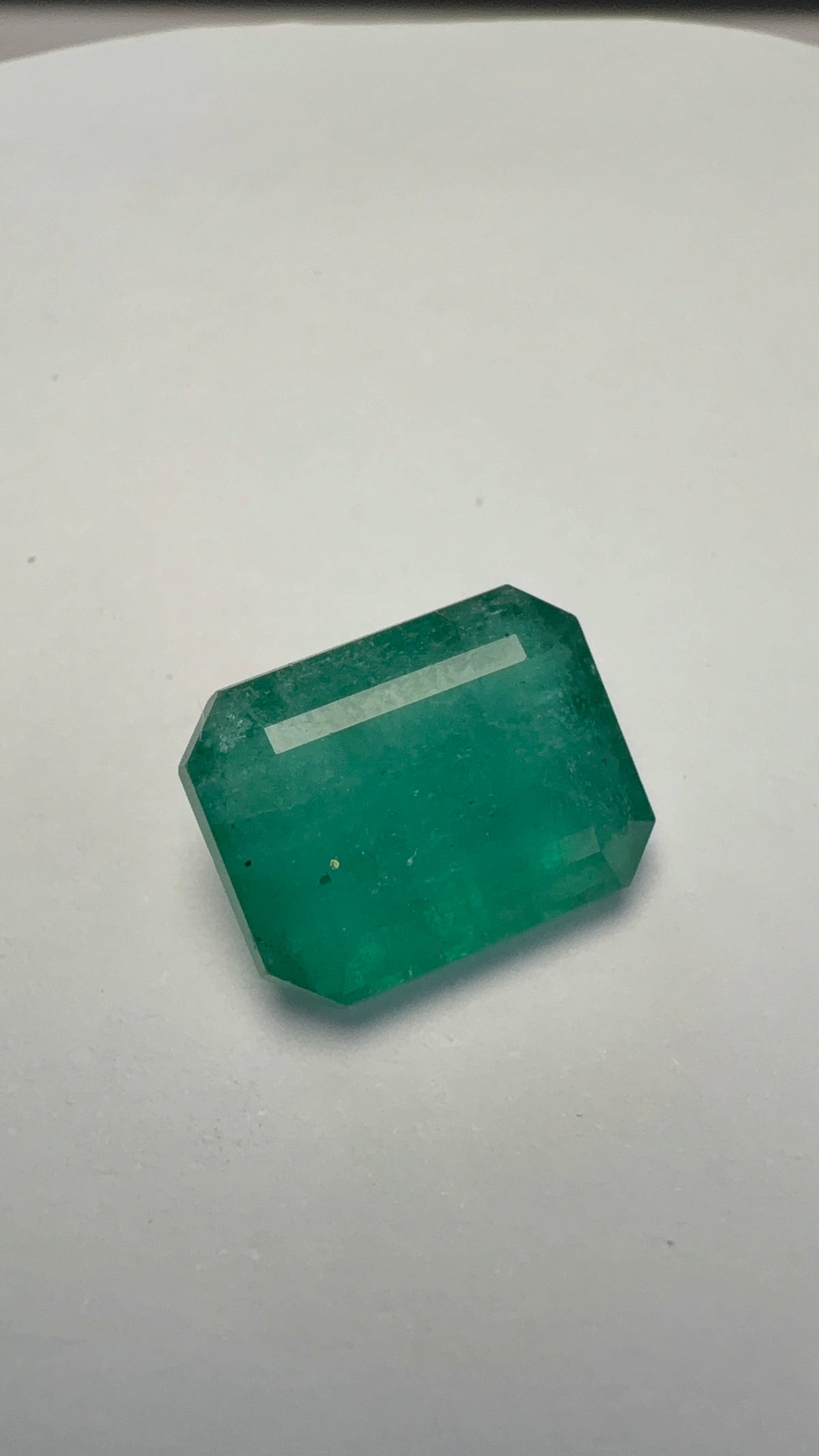 Emerald 6.85 carat EMER-35 alternate face-up view