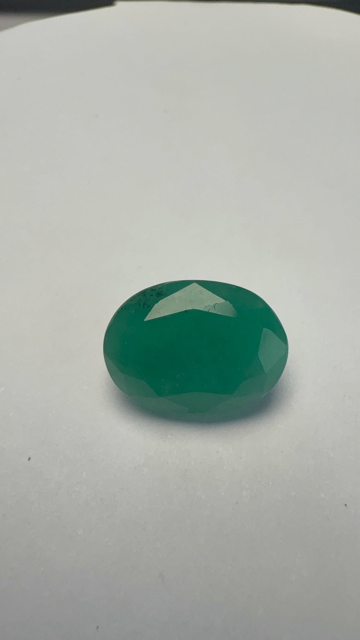 Emerald 5.18 carat EMER-37 alternate face-up view