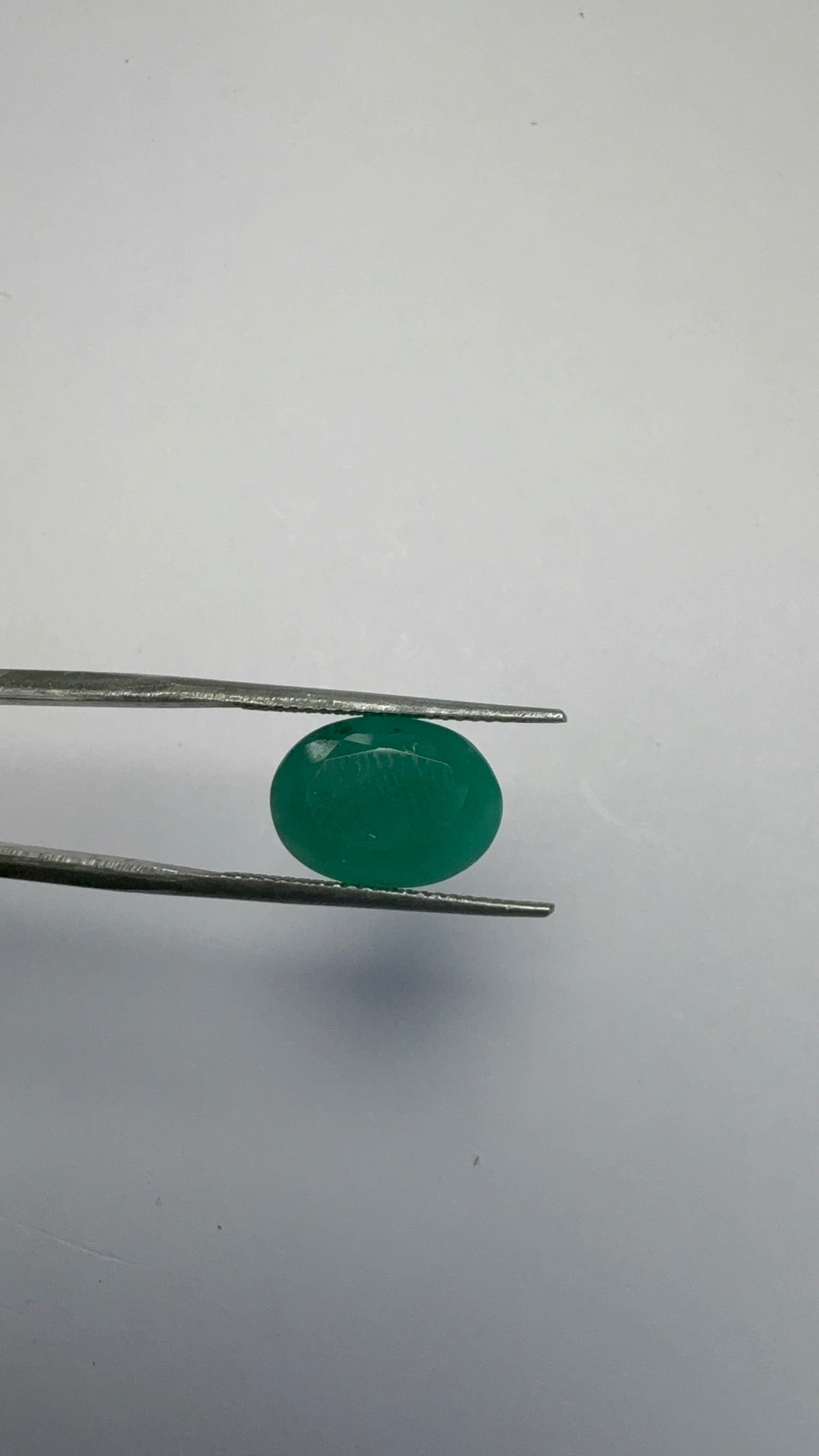 Emerald 5.18 carat EMER-37 close view