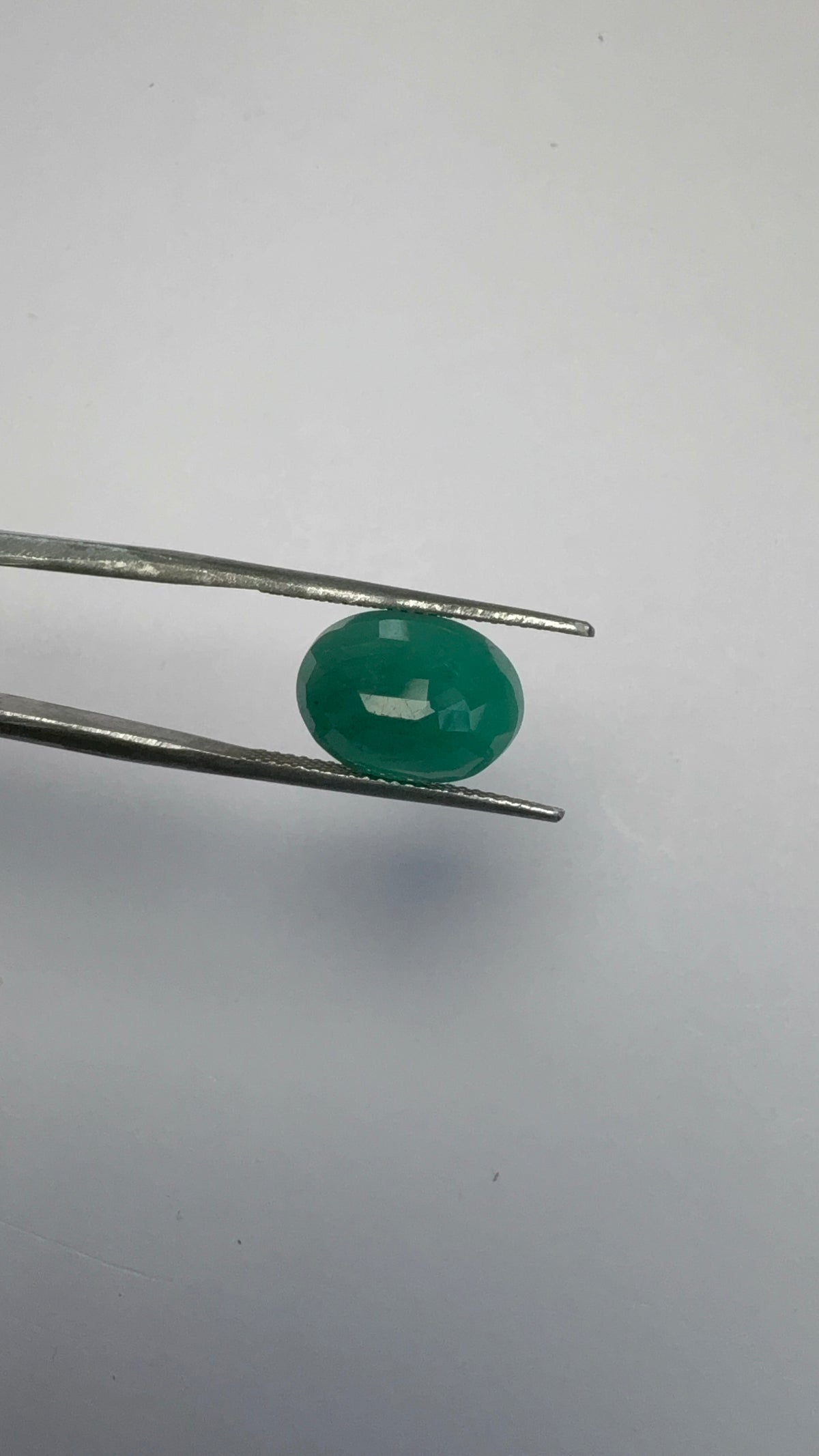 Emerald 5.18 carat EMER-37 angled view