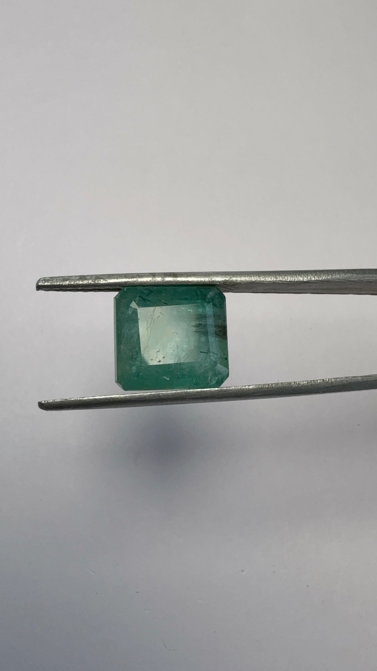 Emerald 8.27 carat EMER-41 close view