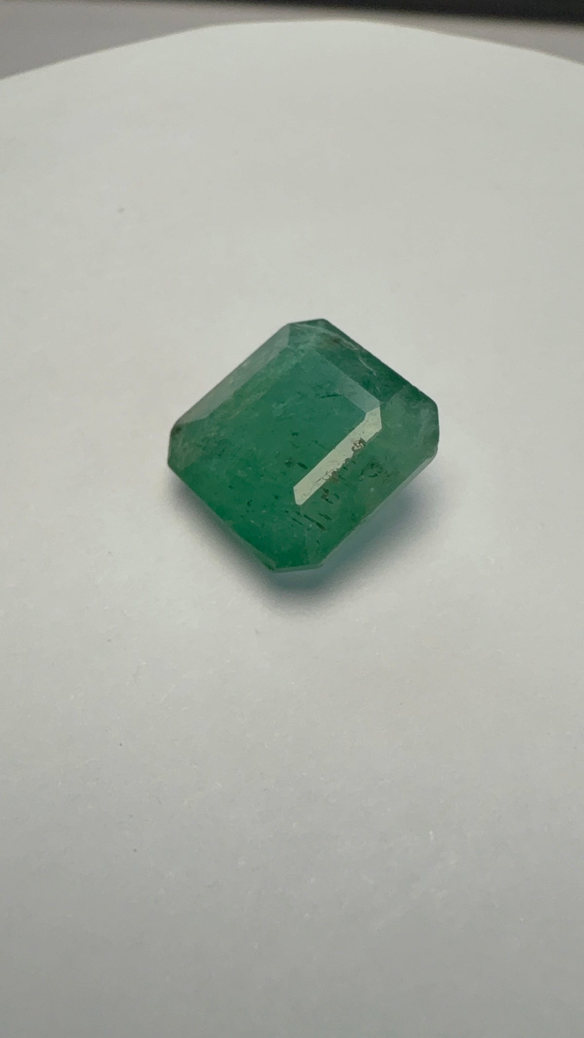 Emerald 5.38 carat EMER-55 alternate face-up view