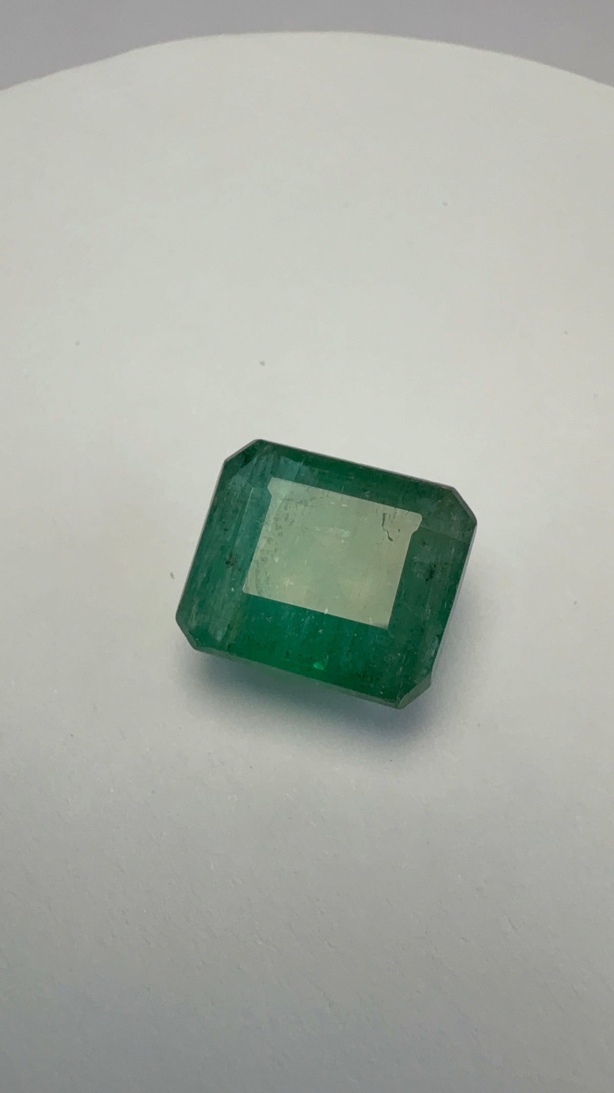 Emerald 9.15 carat EMER-60 front view