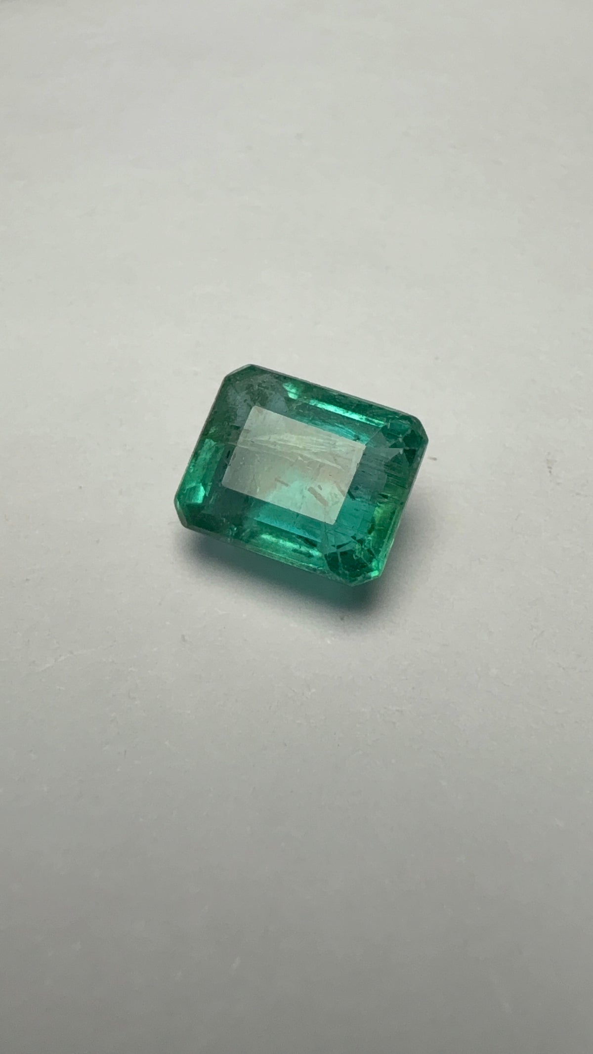Emerald 2.62 carat EMER-65 face-up view