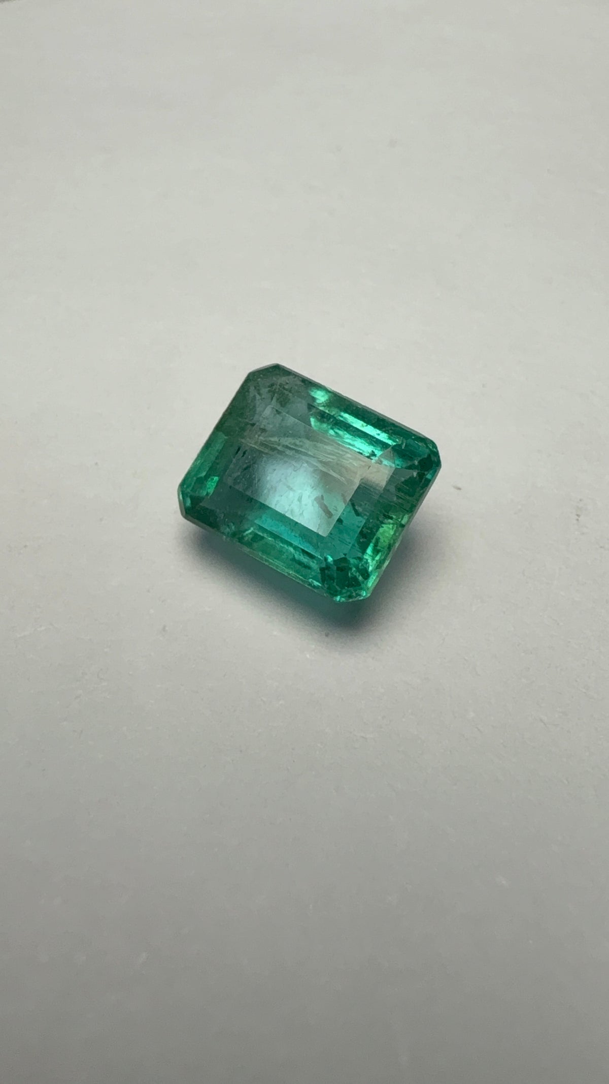 Emerald 2.62 carat EMER-65 alternate face-up view