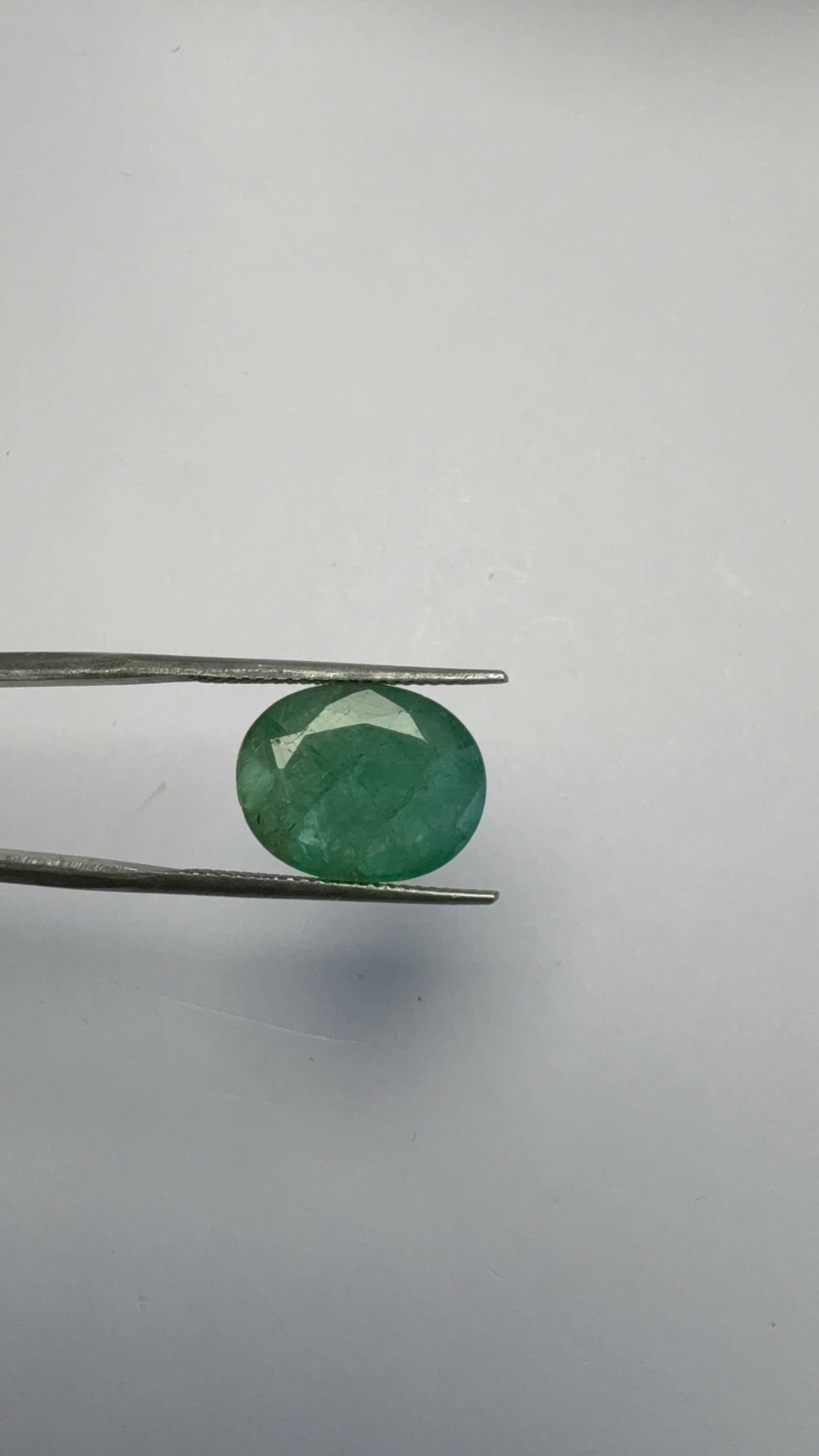 Emerald 5.64 carat EMER-66 close view