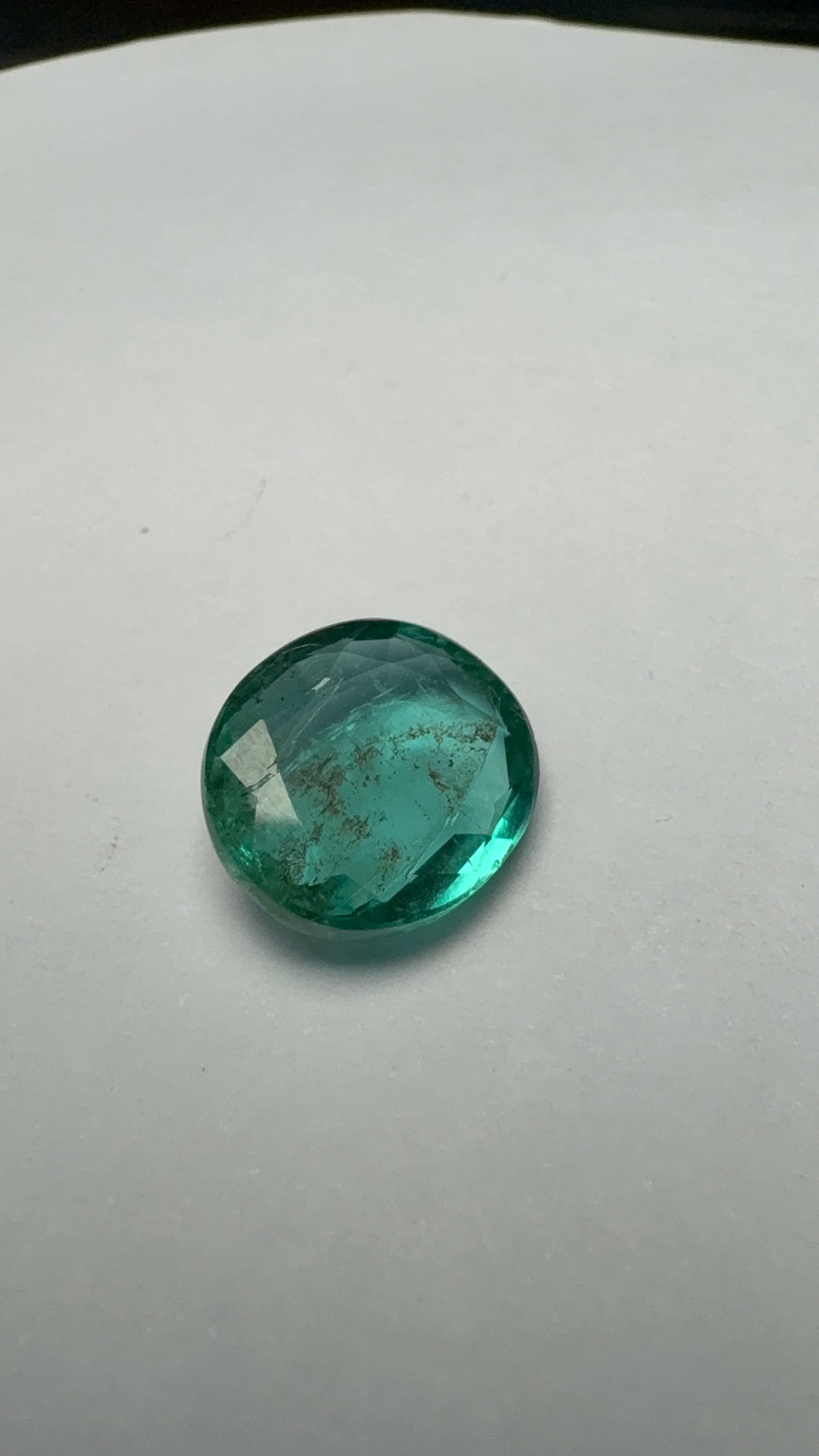 Emerald 2.62 carat EMER-7 face-up view