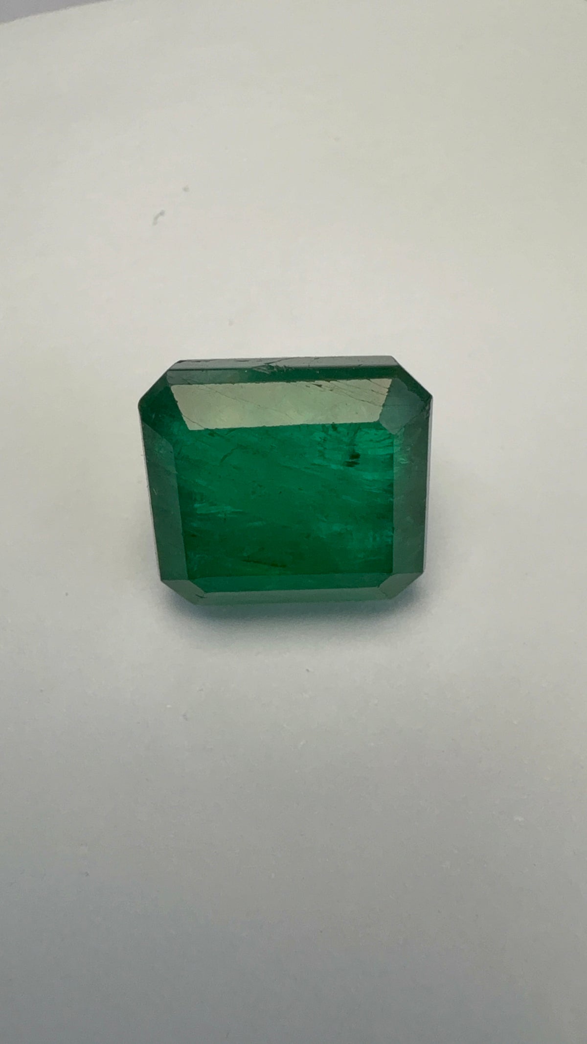 Emerald 10.15 carat EMER-73 alternate face-up view
