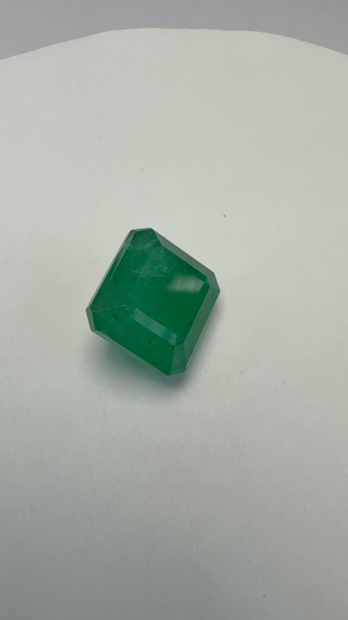 Emerald 8.18 carat EMER-78 alternate face-up view