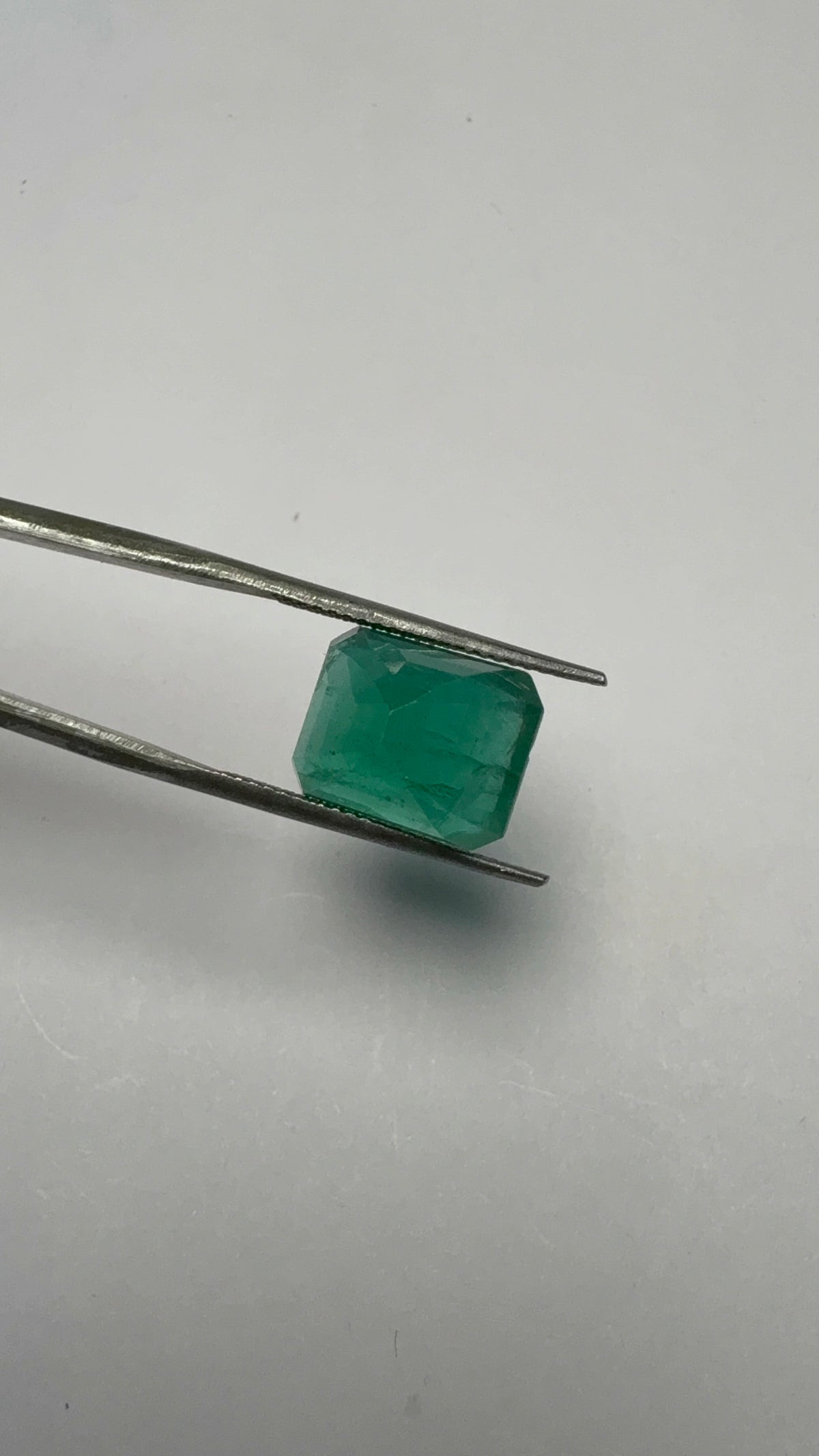 Emerald 6.62 carat EMER-80 reverse view