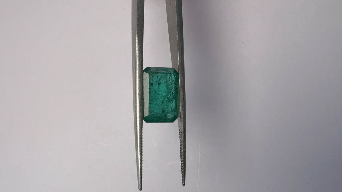 Emerald 6.58 carat EMER-85 close view