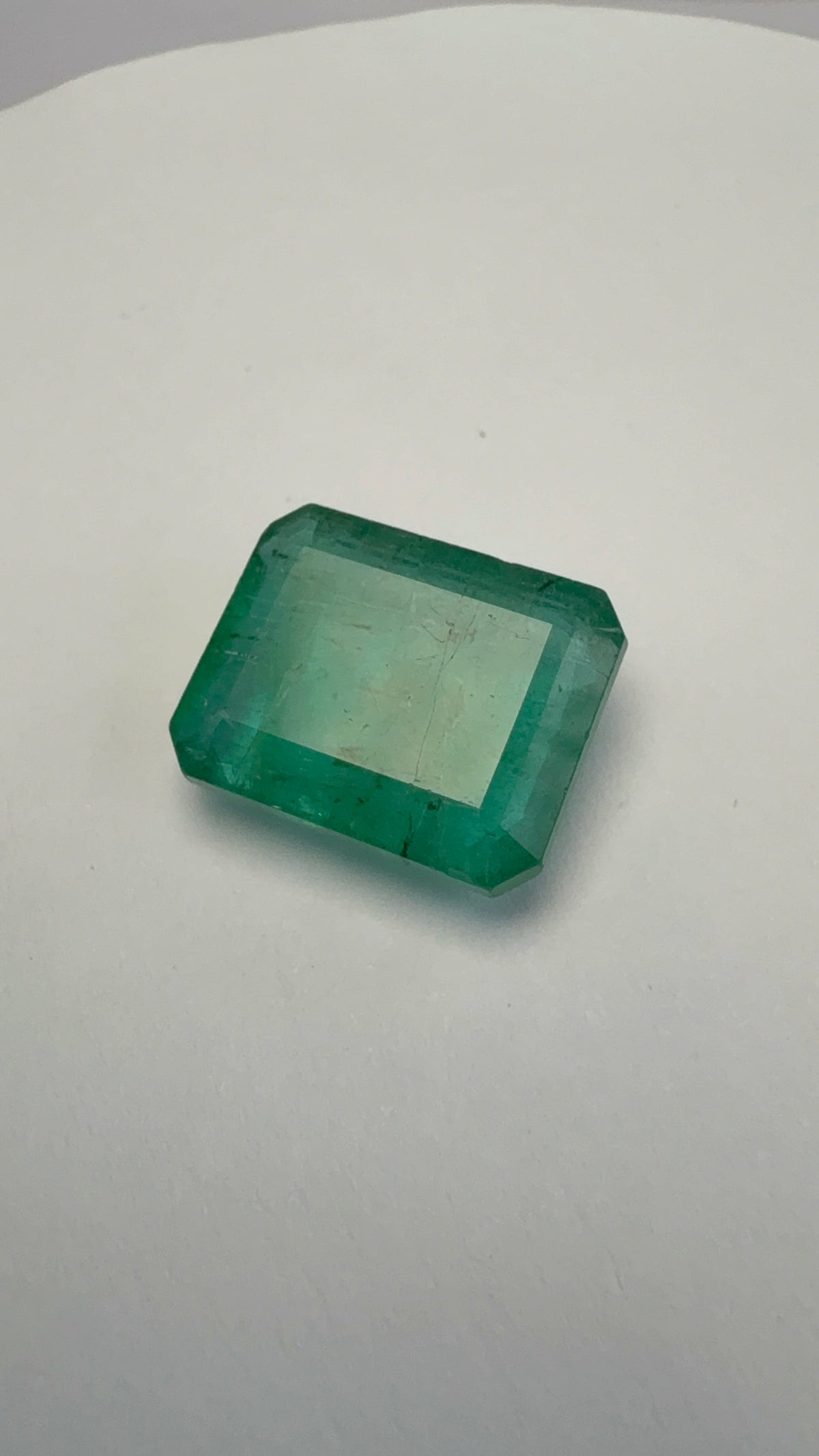 Emerald 8.91 carat EMER-9 alternate face-up view