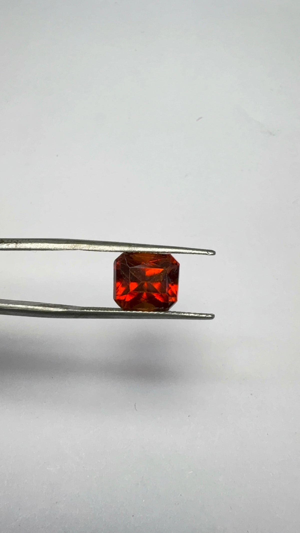 Hessonite (Gomed) 4.57 carat GOR-18 close view