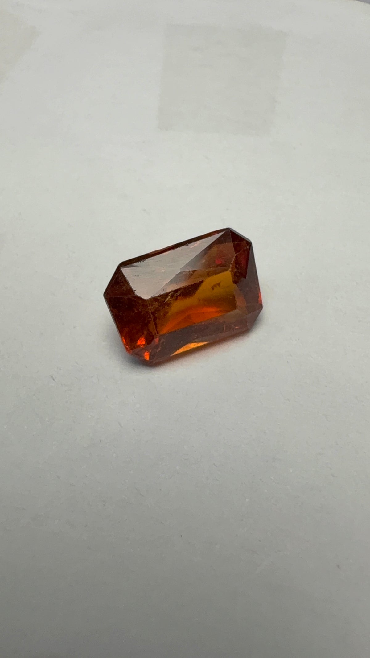 Hessonite (Gomed) 4.61 carat GOR-19 face-up view