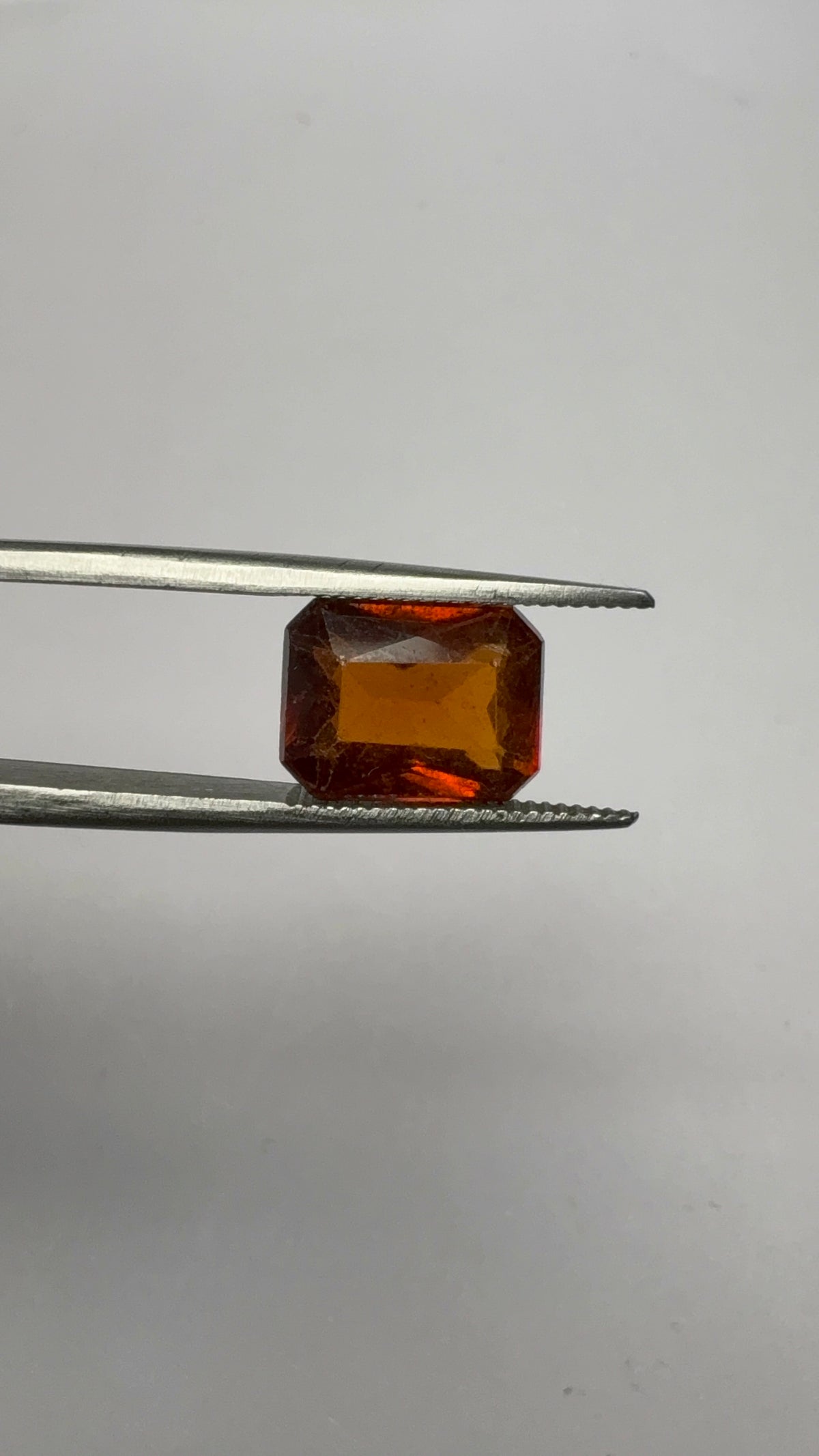 Hessonite (Gomed) 4.47 carat GOR-20 angled view