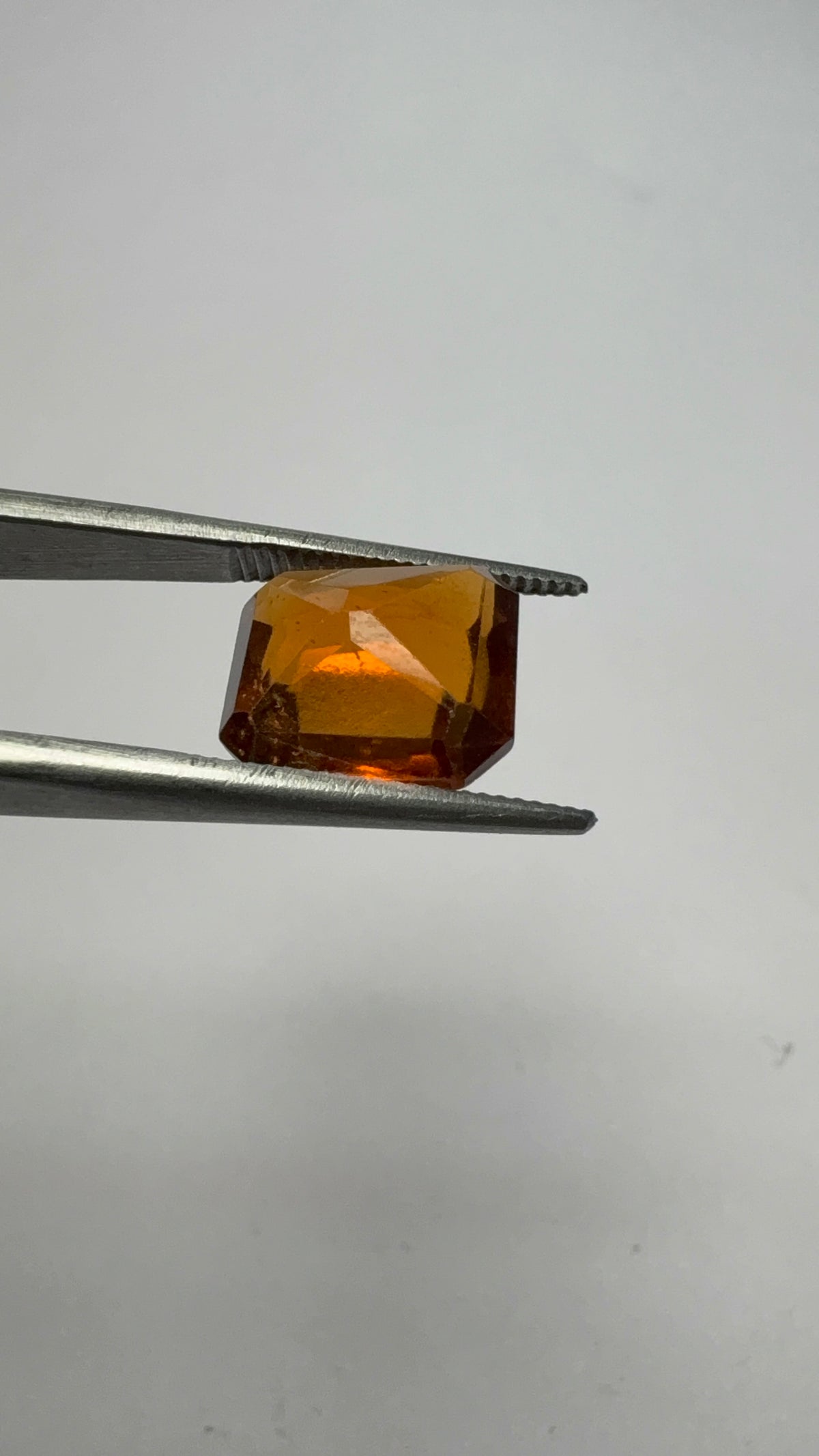 Hessonite (Gomed) 5.10 carat GOR-31 angled view