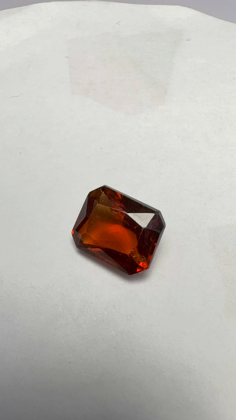 गोमेद (Hessonite) – 4.68 कैरेट – थाईलैंड