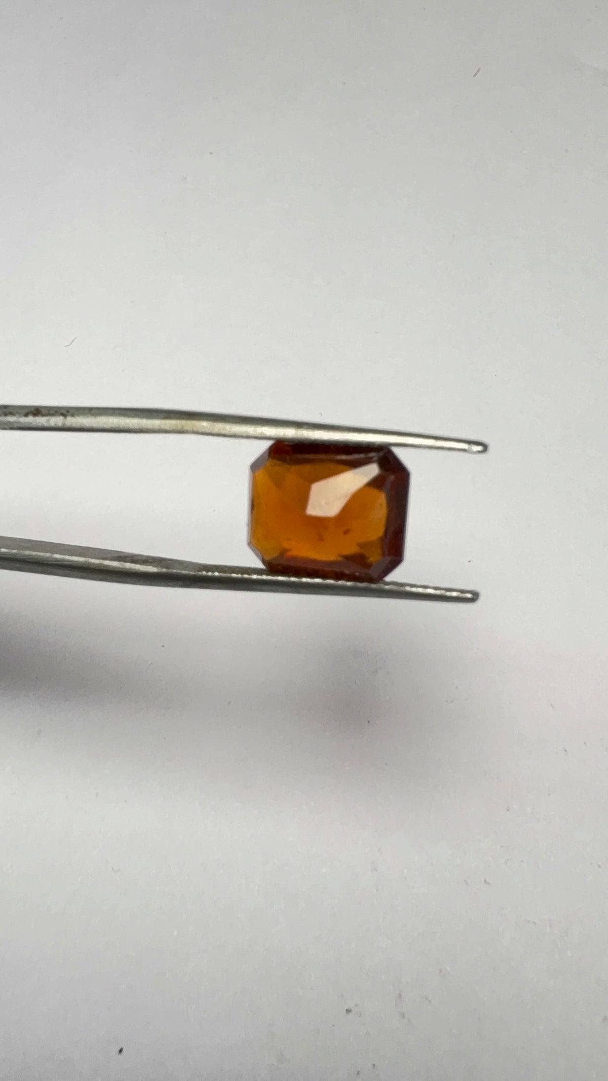 Hessonite (Gomed) 5.08 carat GOR-37 angled view