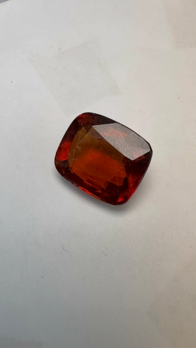 गोमेद (Hessonite) – 11.35 कैरेट – अफ्रीका
