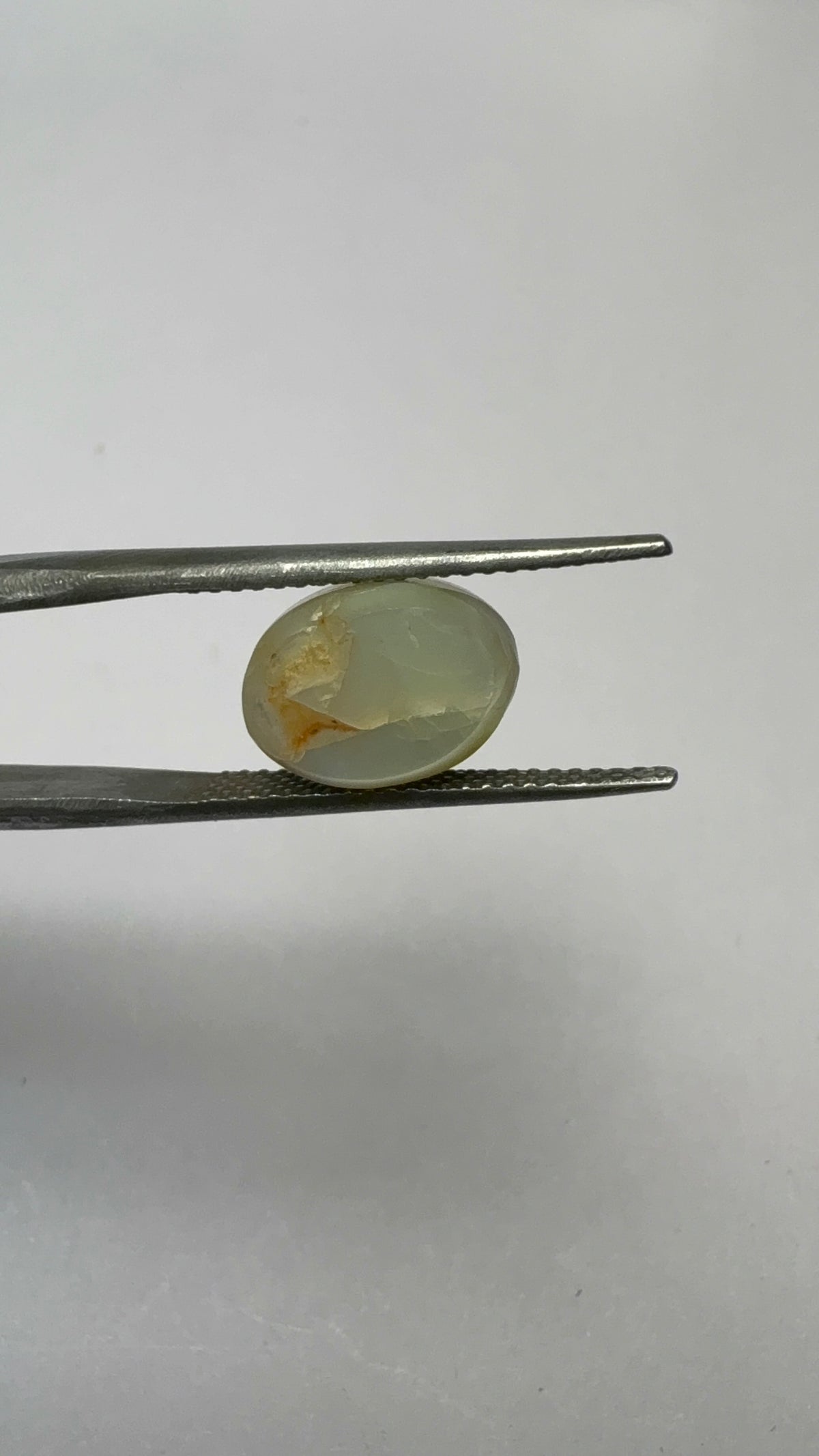 Cat's Eye 6.68 carat LAR-05 angled view