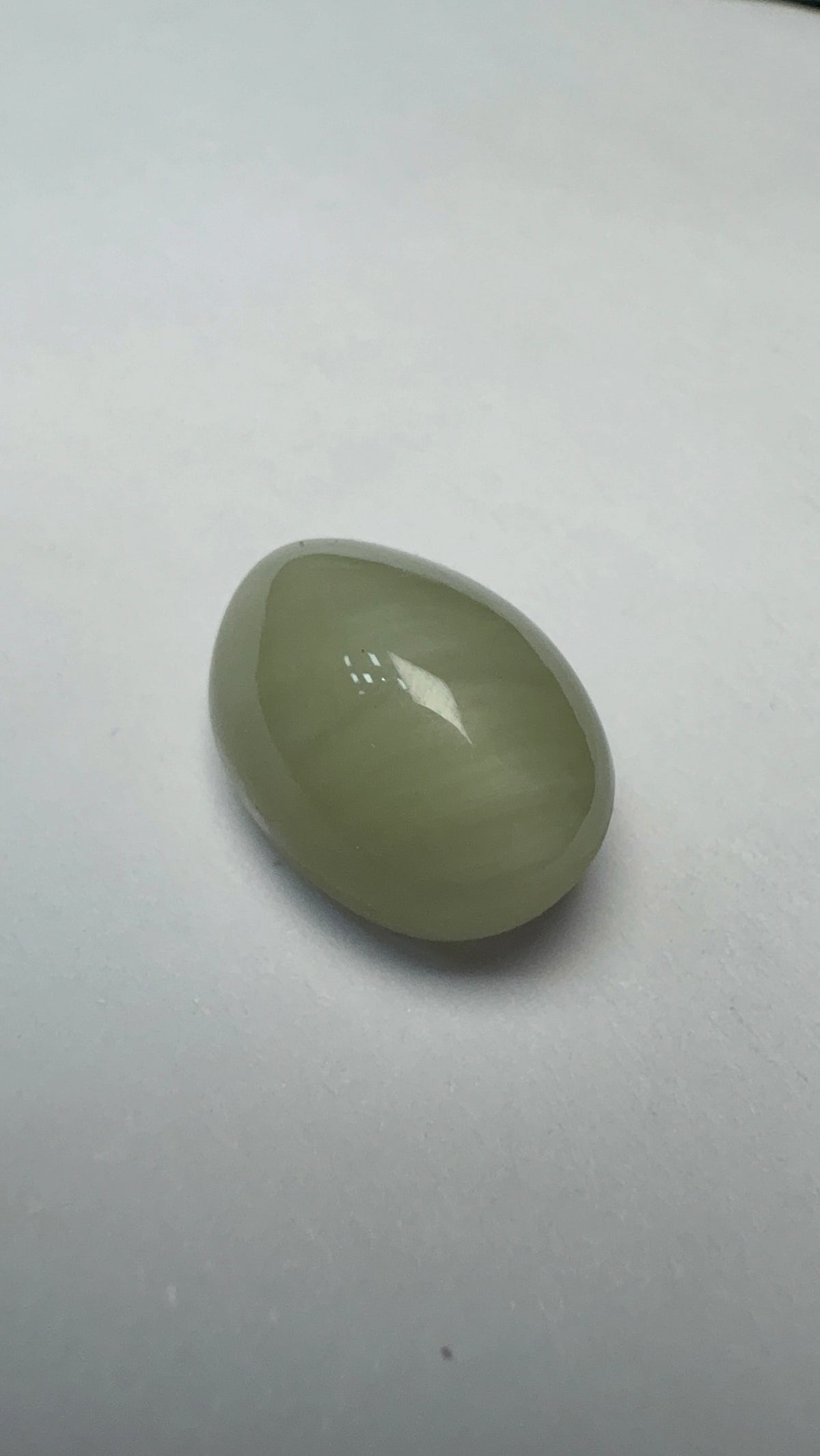 Cat's Eye 5.33 carat LAR-08 close view