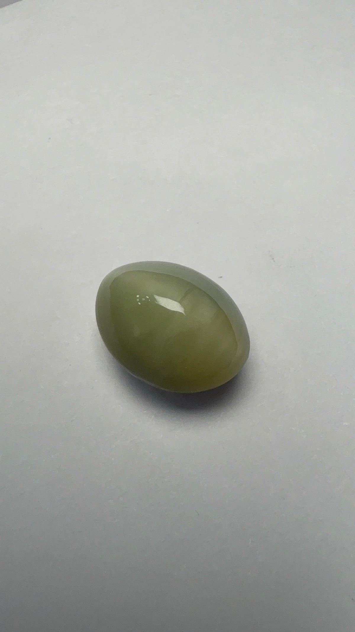 Cat's Eye 7.73 carat LAR-10 alternate face-up view