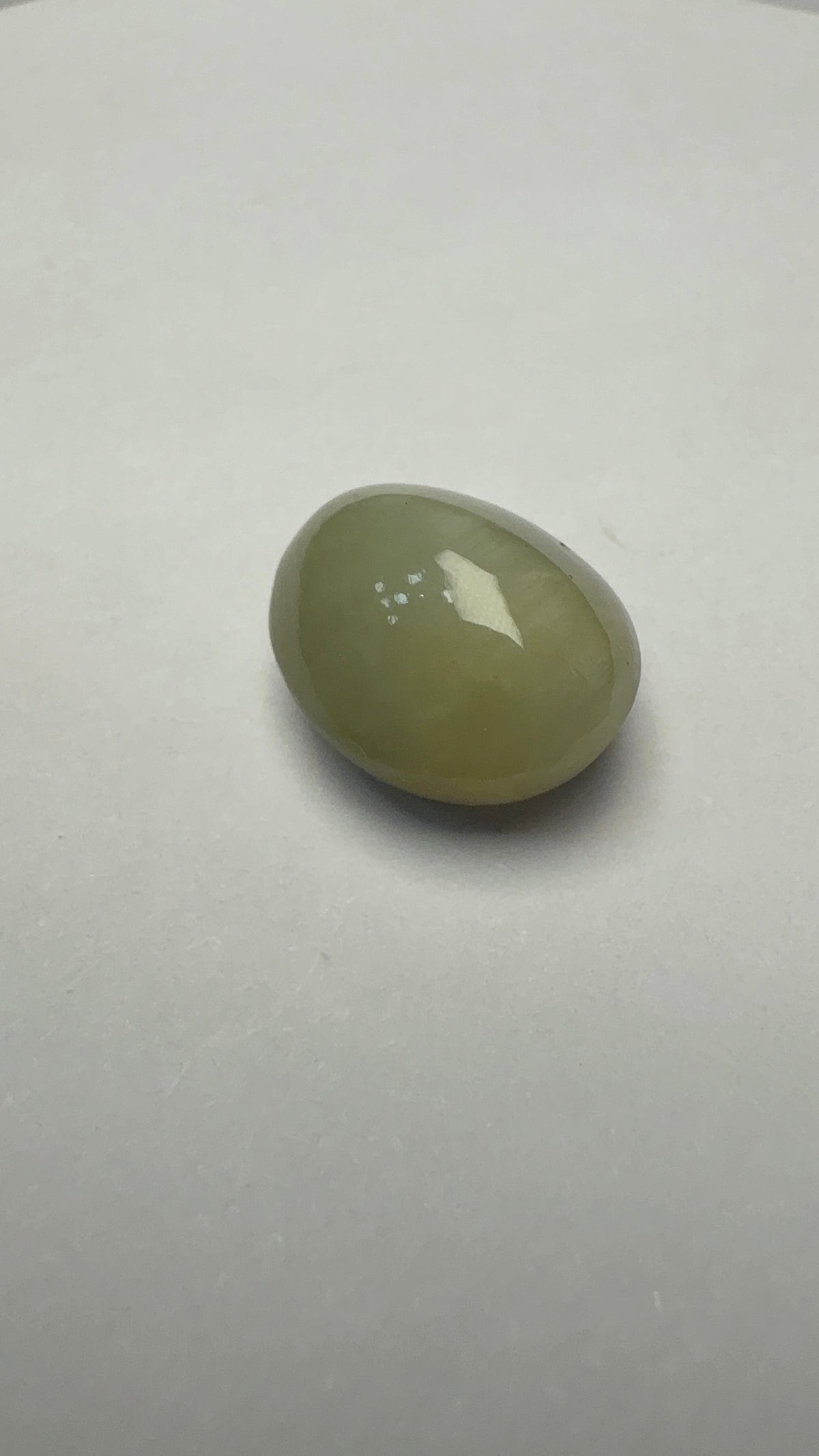 Cat's Eye 5.26 carat LAR-13 alternate face-up view