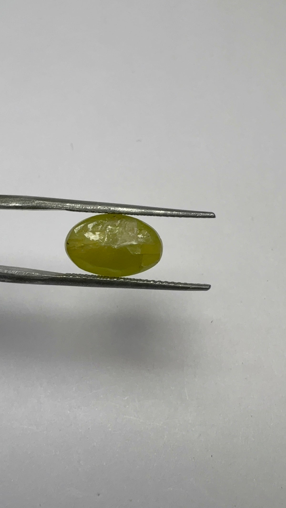 Cat's Eye 5.19 carat LAR-17 angled view