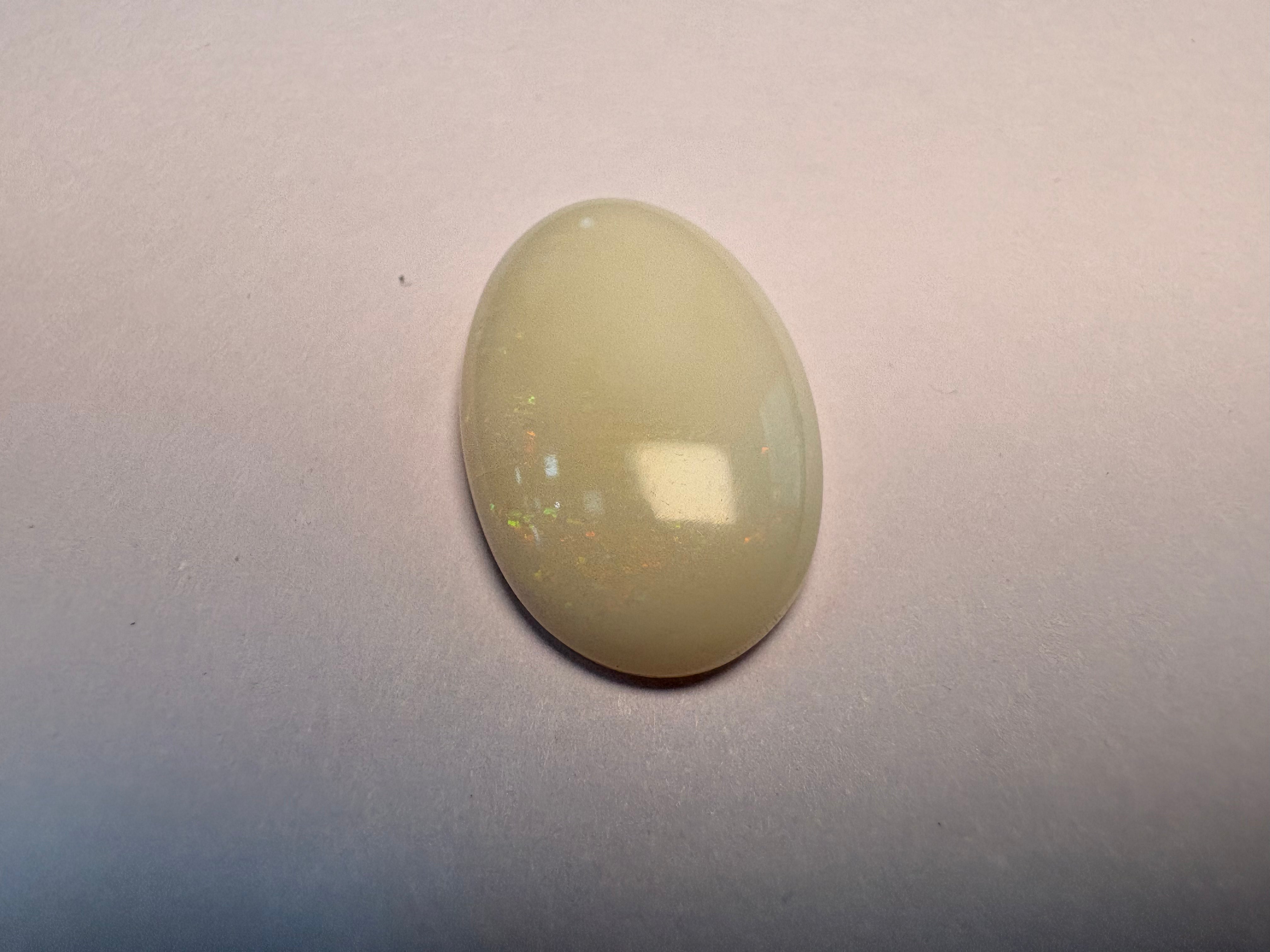 Opal 6.87 carat OPR-33 face-up view