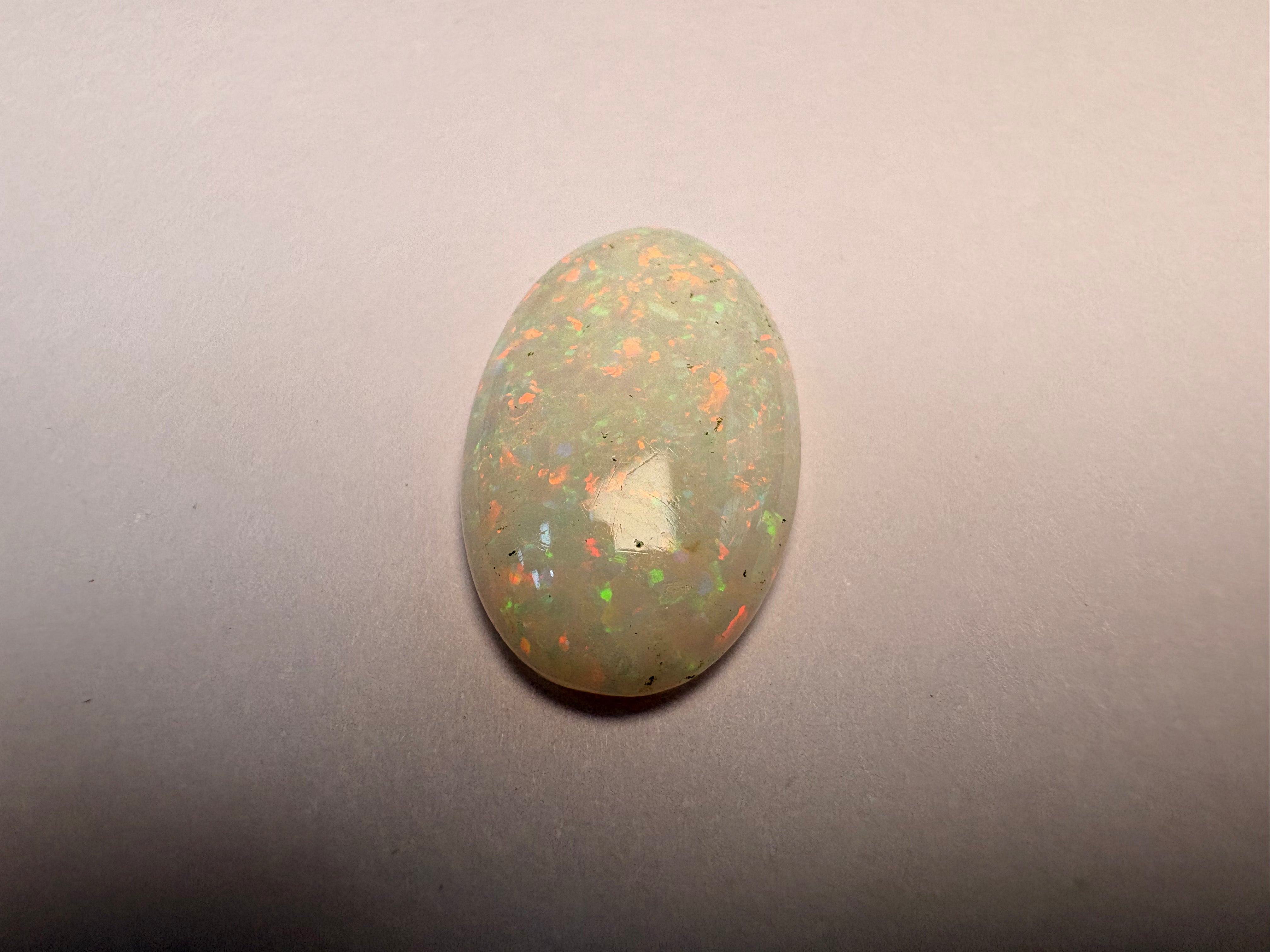 Opal 4.35 carat OPR-35 close view