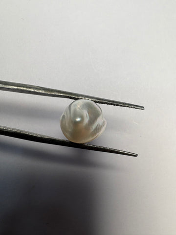 Keshi Pearl 5.69 carat PKR-01 front view
