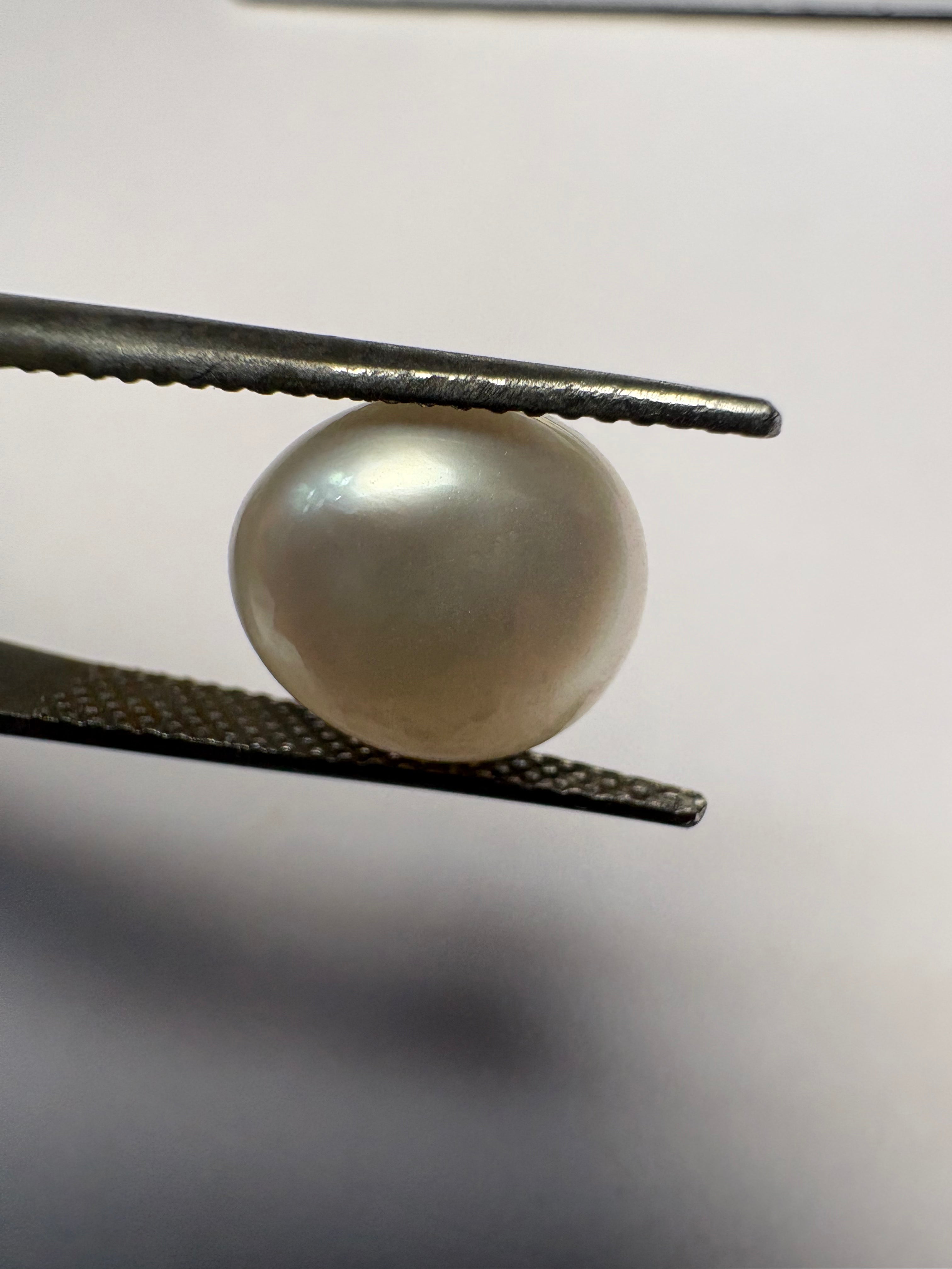 Keshi Pearl 4.78 carat PKR-06 face-up view