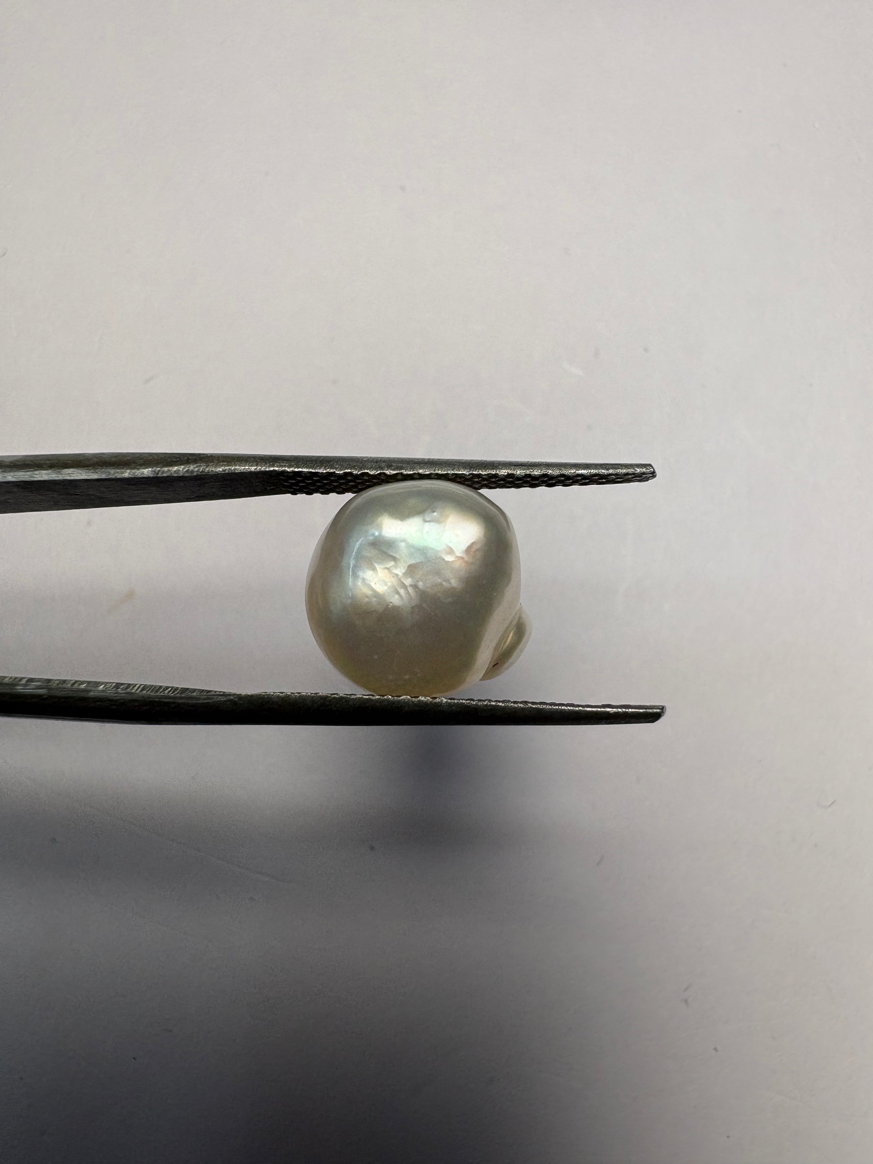 Keshi Pearl 7.63 carat PKR-09 front view