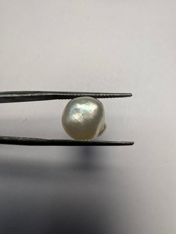 Keshi Pearl 7.63 carat PKR-09 front view