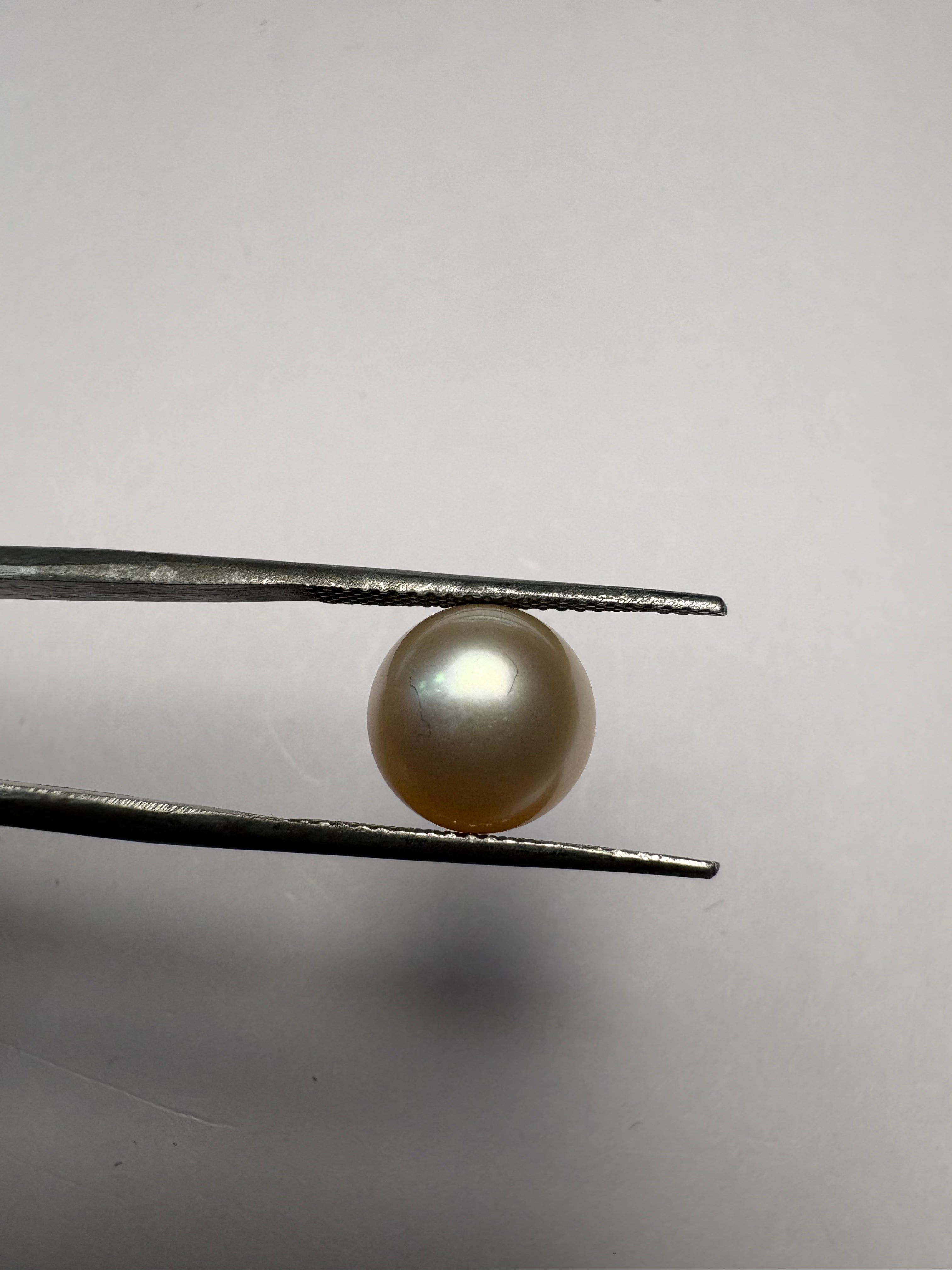 Keshi Pearl 6.32 carat PKR-12 face-up view