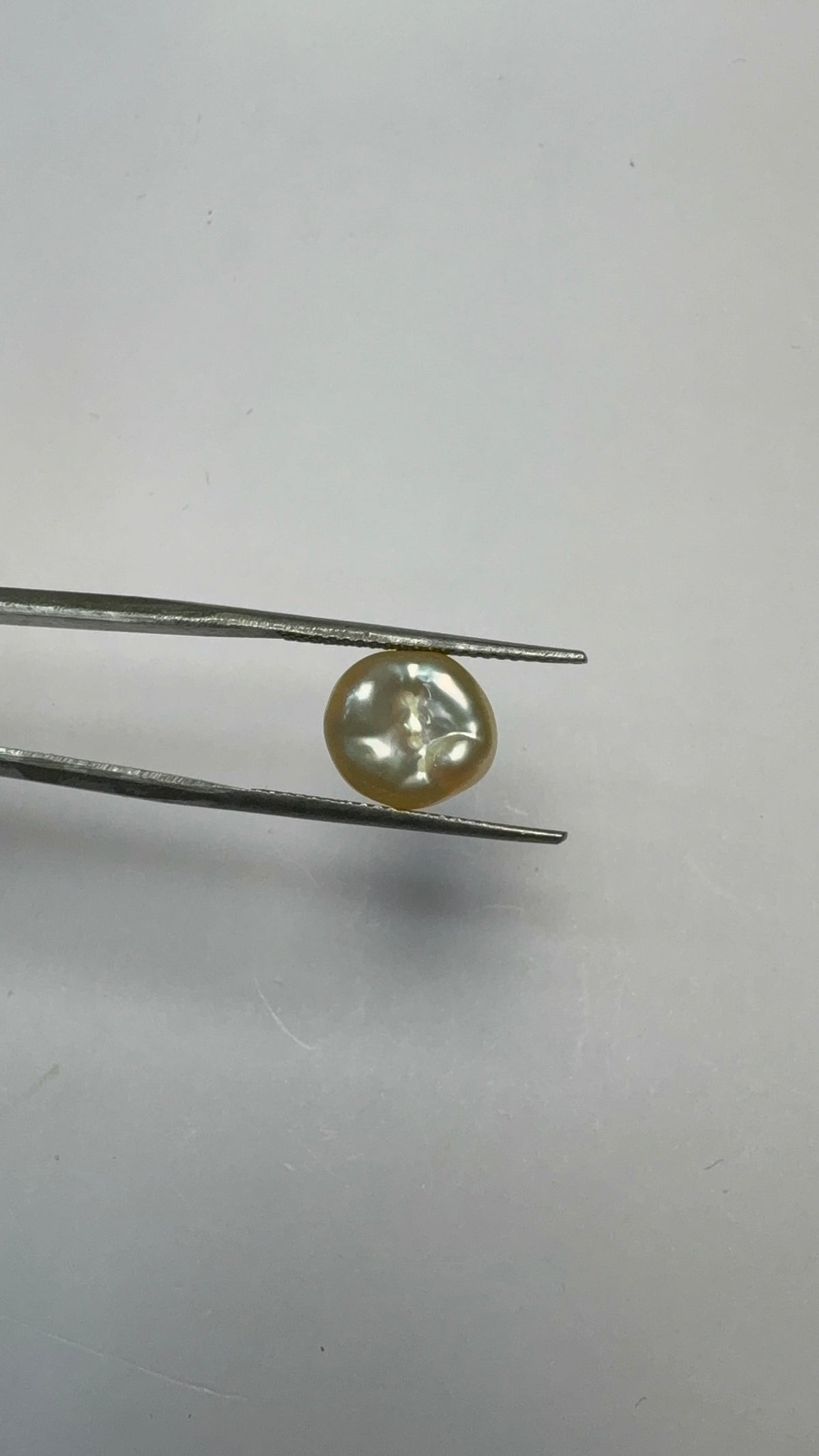 Keshi Pearl 3.69 carat PKR-15 angled view