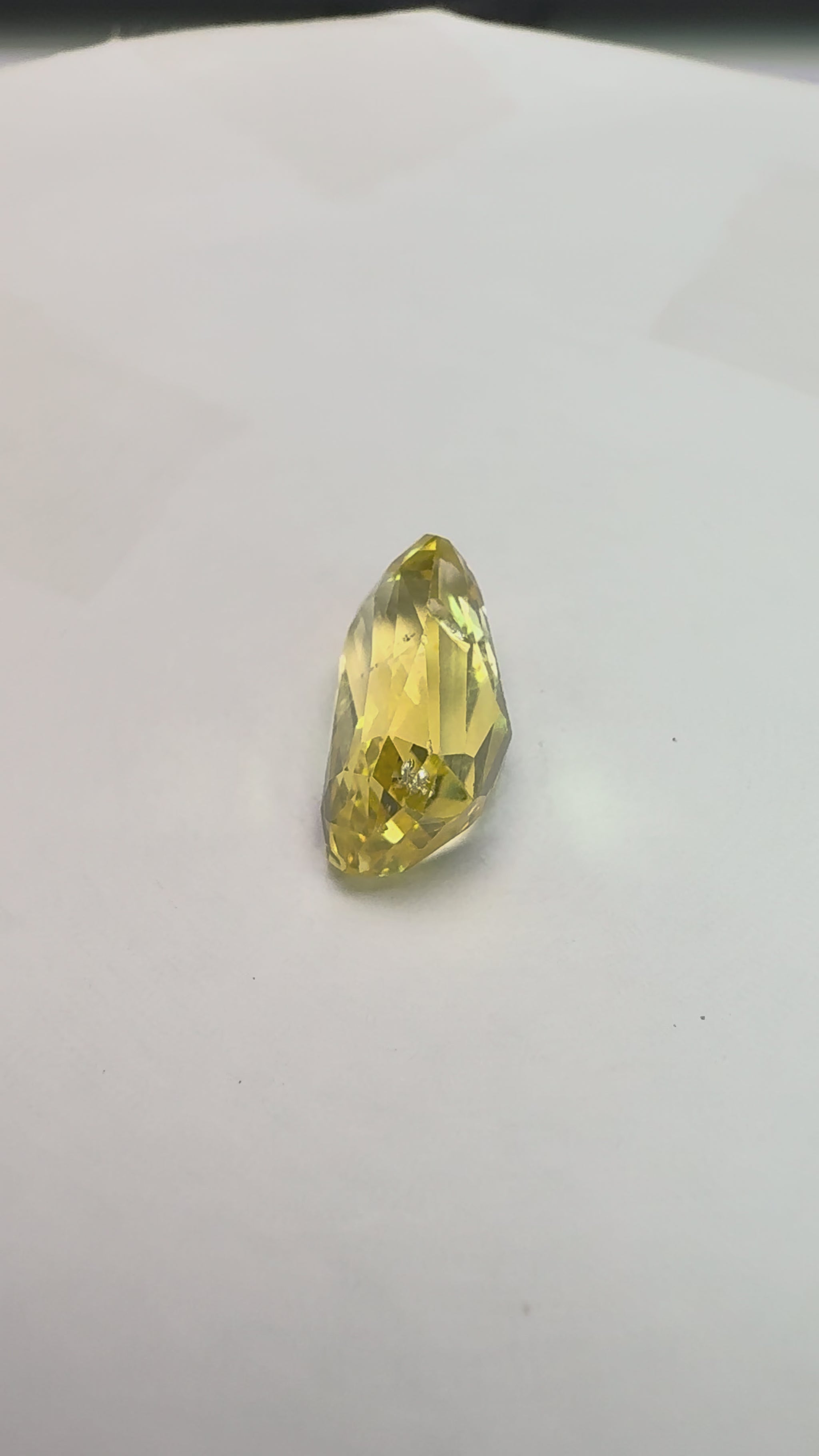 Yellow Sapphire 4.03 carat YSR-77 product reel