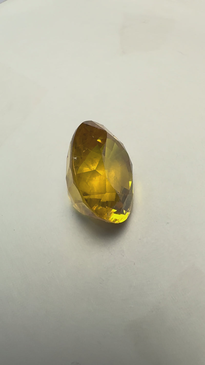 Yellow Sapphire – 11.18 Carat – Thailand