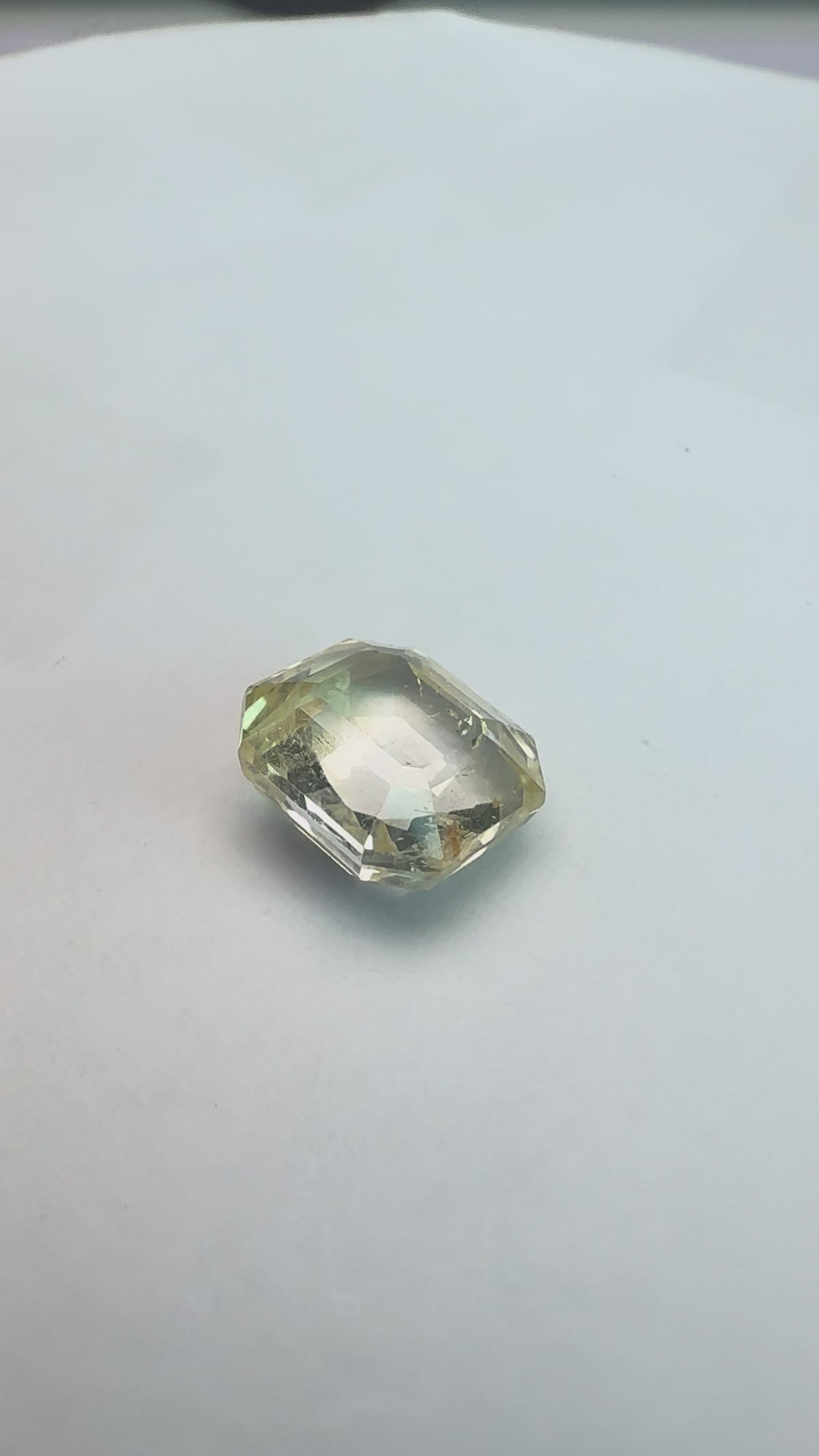 Yellow Sapphire 3.22 carat YSR-180 product reel