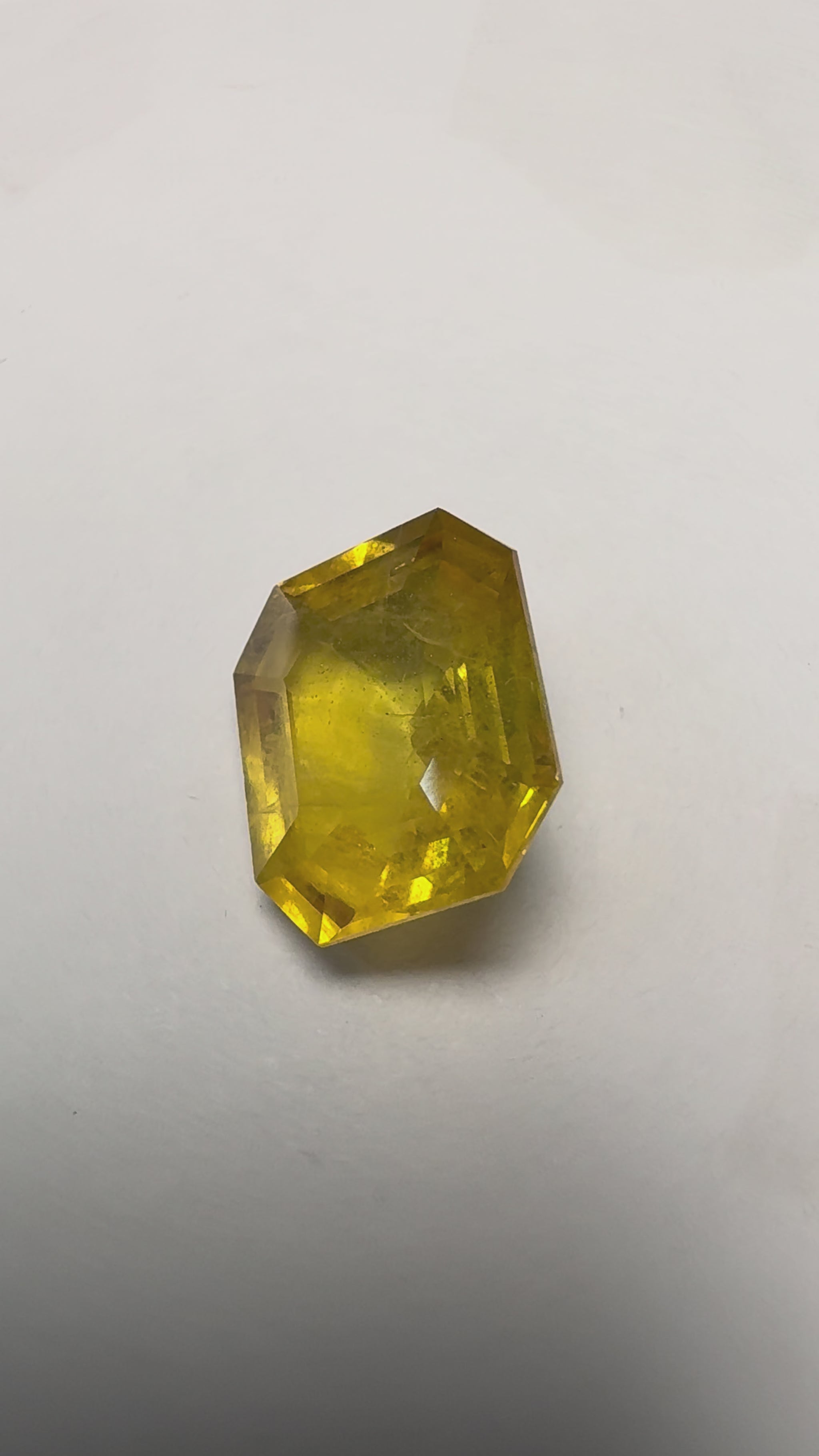 Yellow Sapphire 6.19 carat BKR-63 product reel